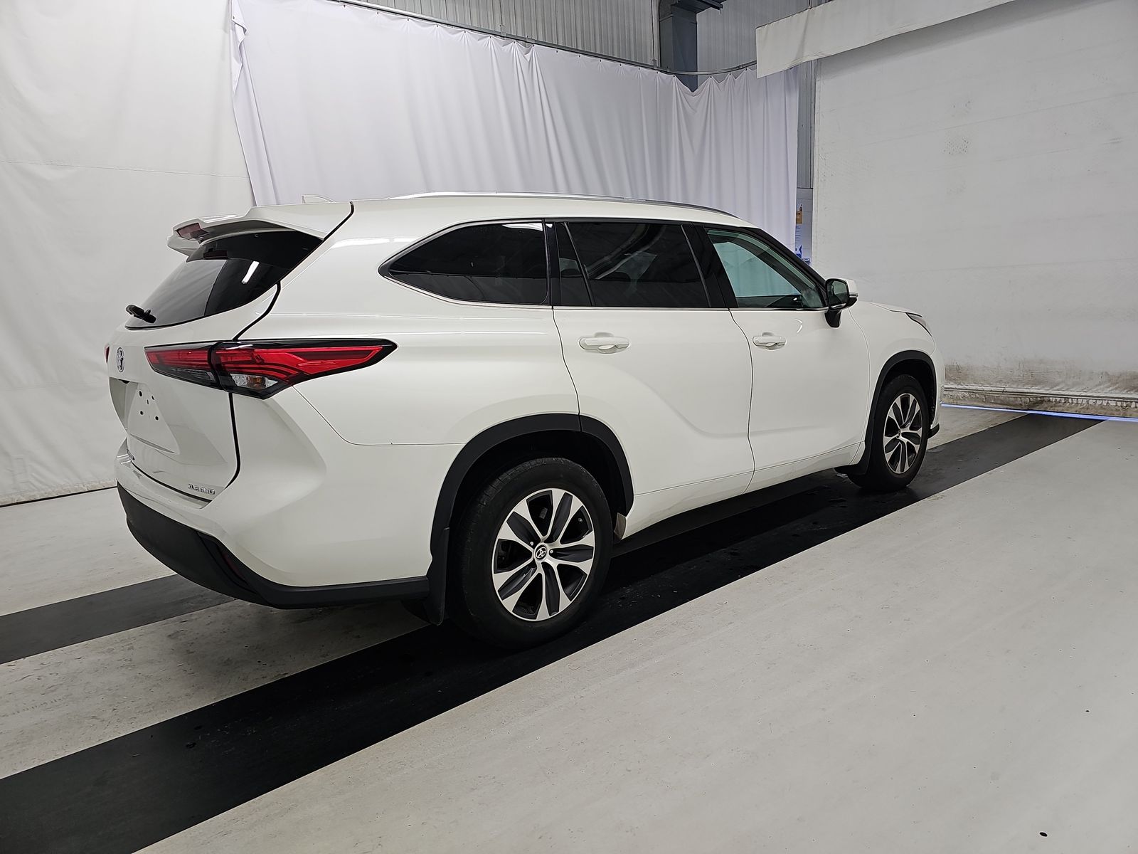 2021 Toyota Highlander XLE AWD