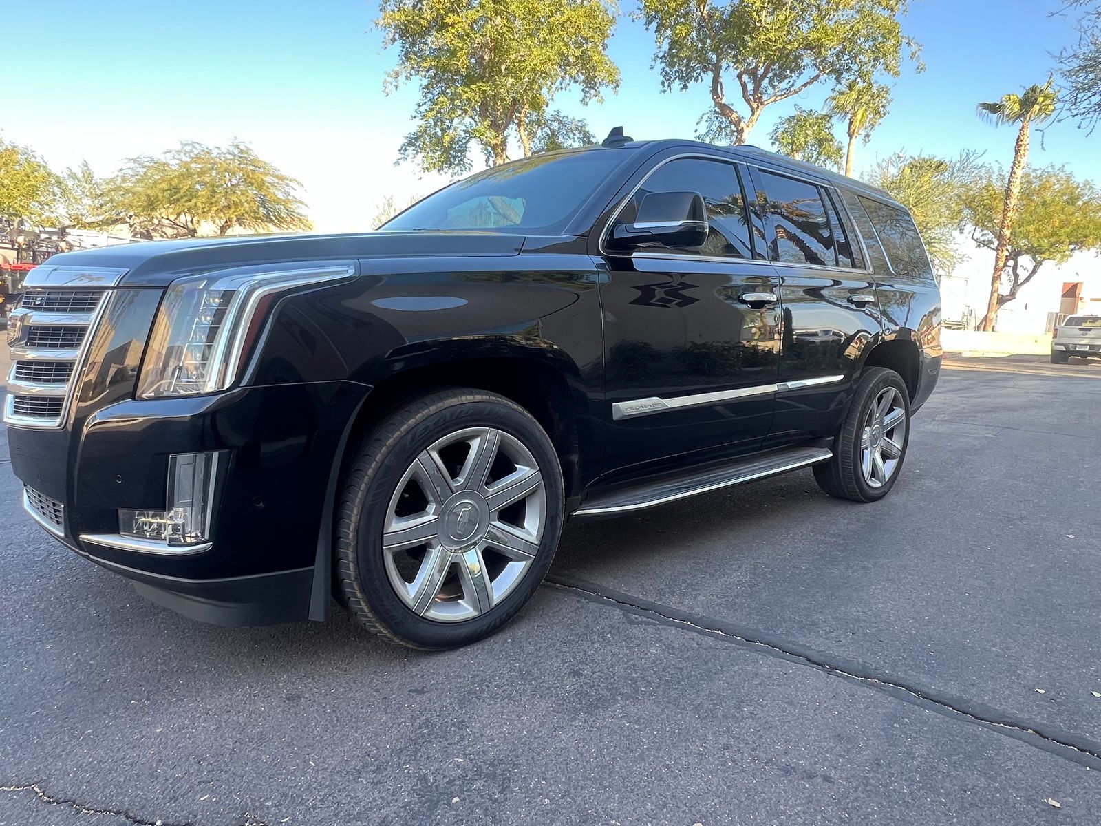 2019 Cadillac Escalade Luxury 1SB