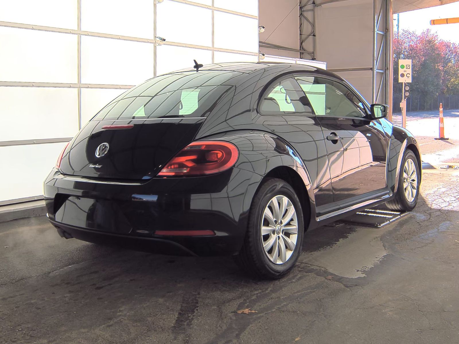 2016 Volkswagen Beetle 1.8T Wolfsburg Edition FWD