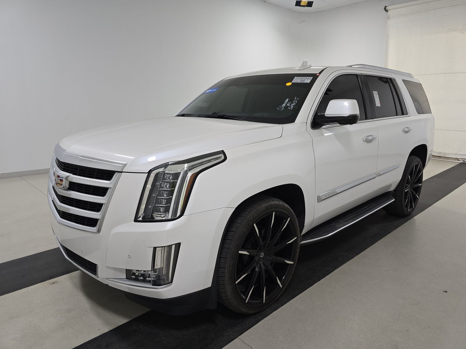 2016 Cadillac Escalade Luxury Collection 1SB