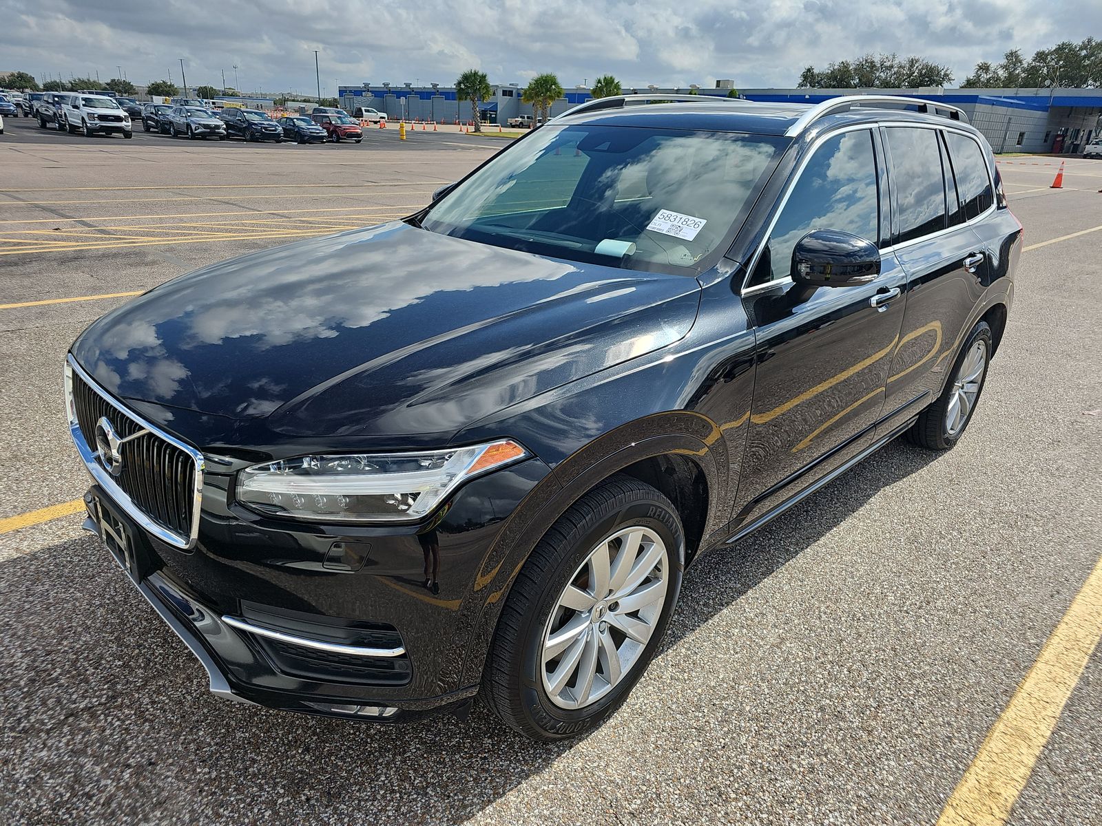 2017 Volvo XC90 T6 Momentum 7-Passenger