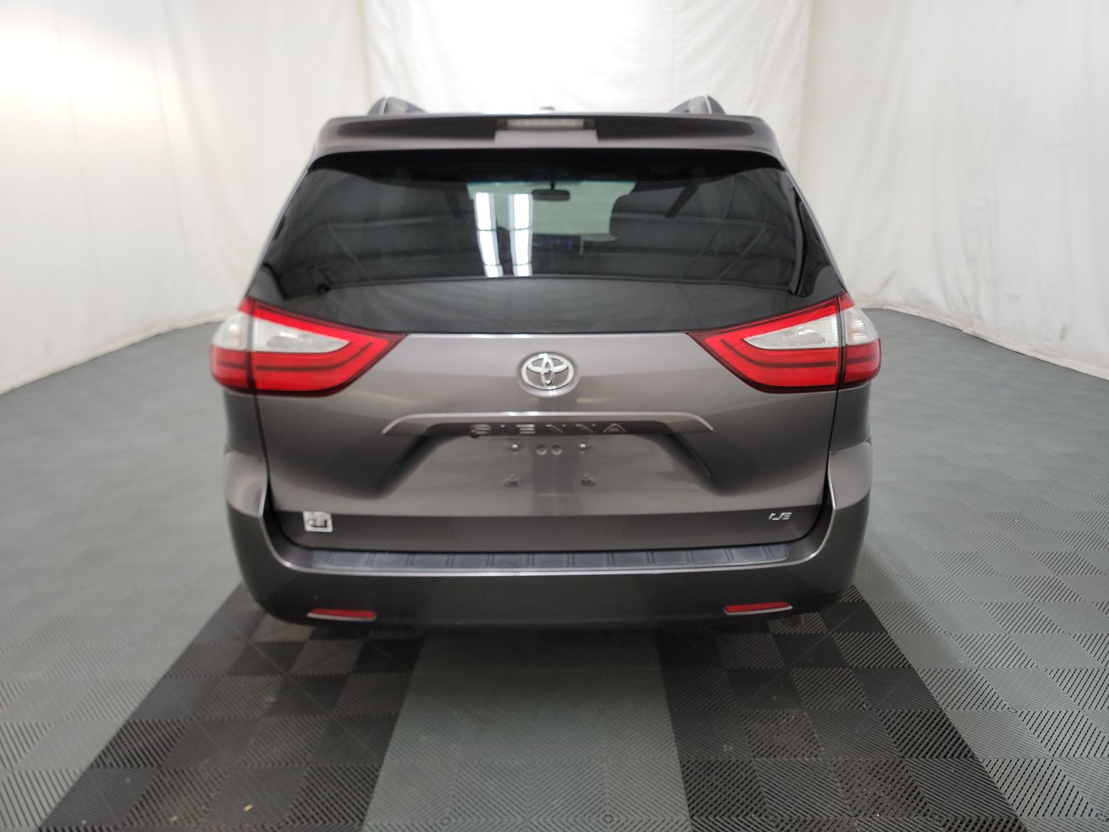 2015 Toyota Sienna LE FWD