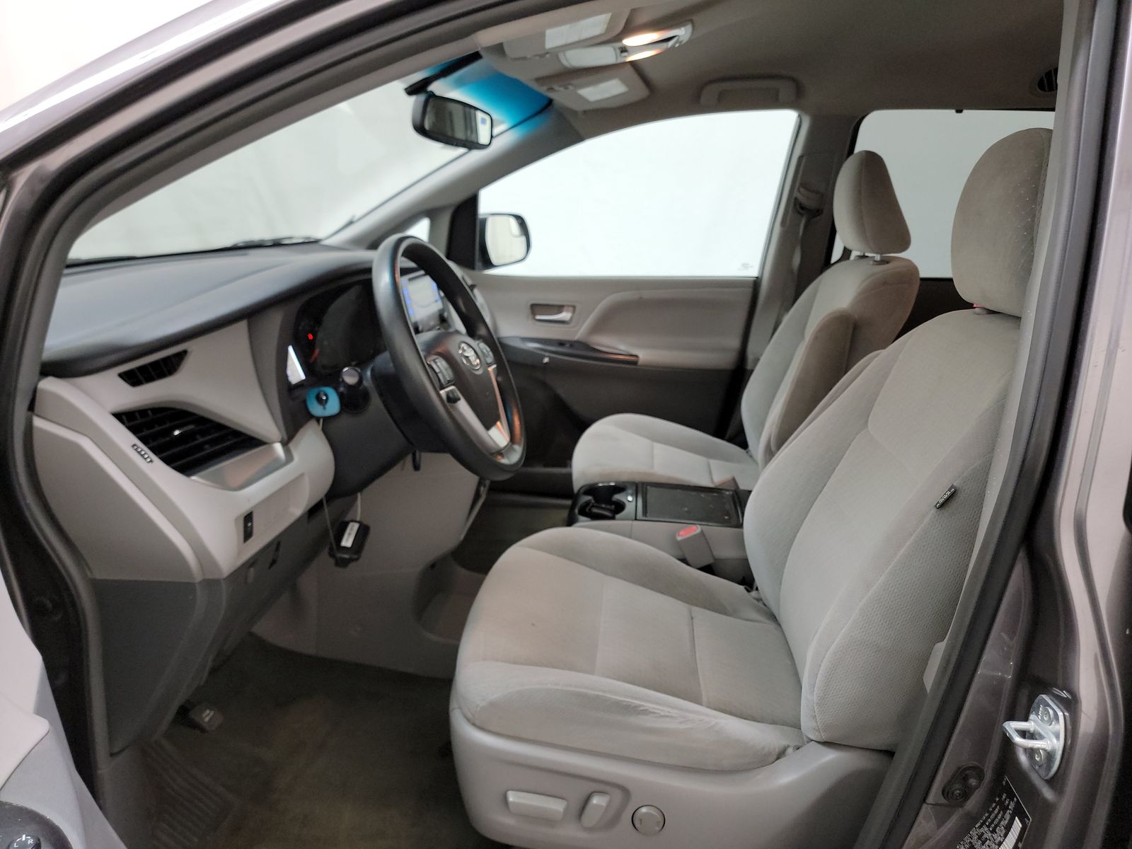 2015 Toyota Sienna LE FWD