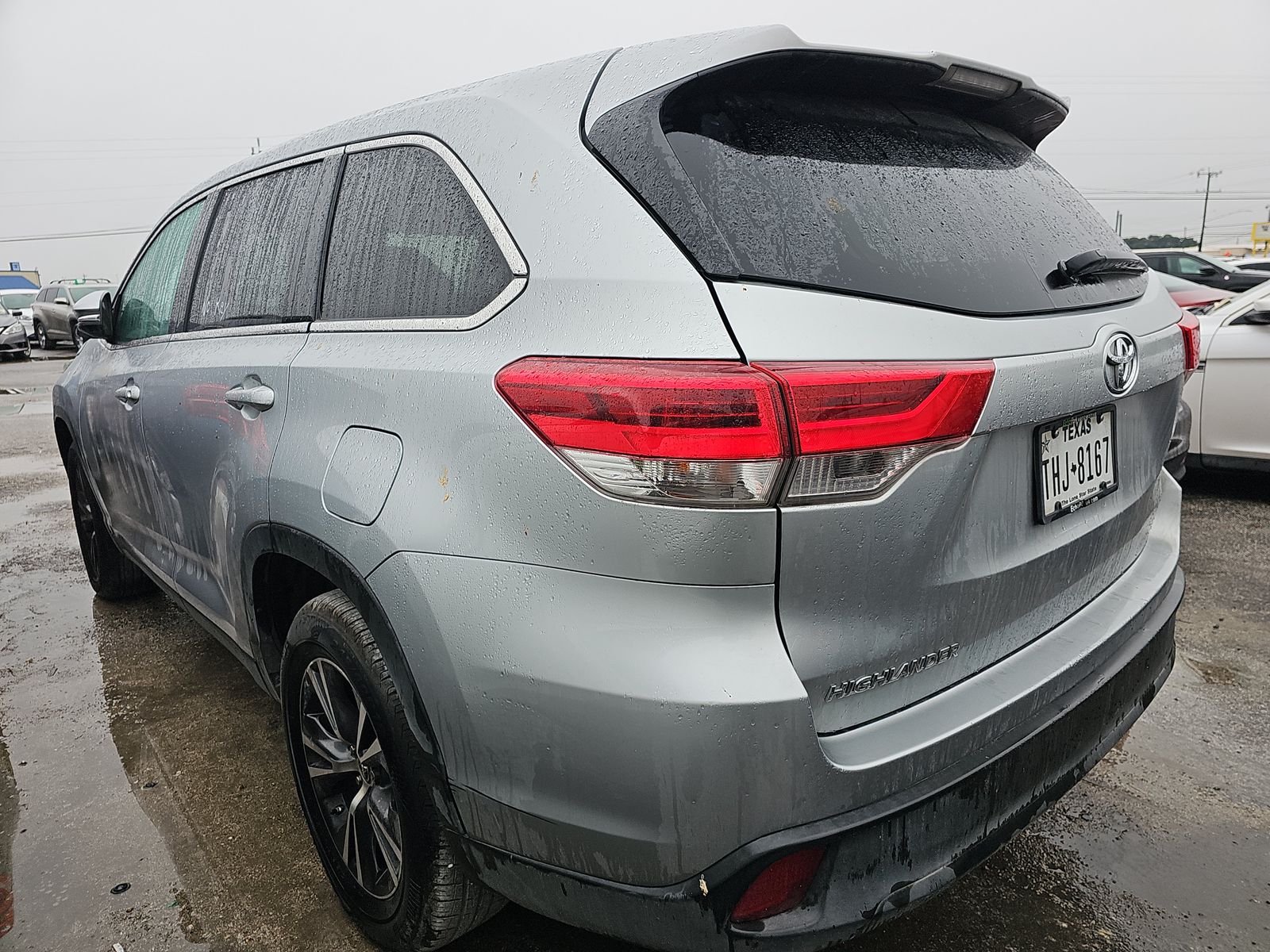 2019 Toyota Highlander LE FWD