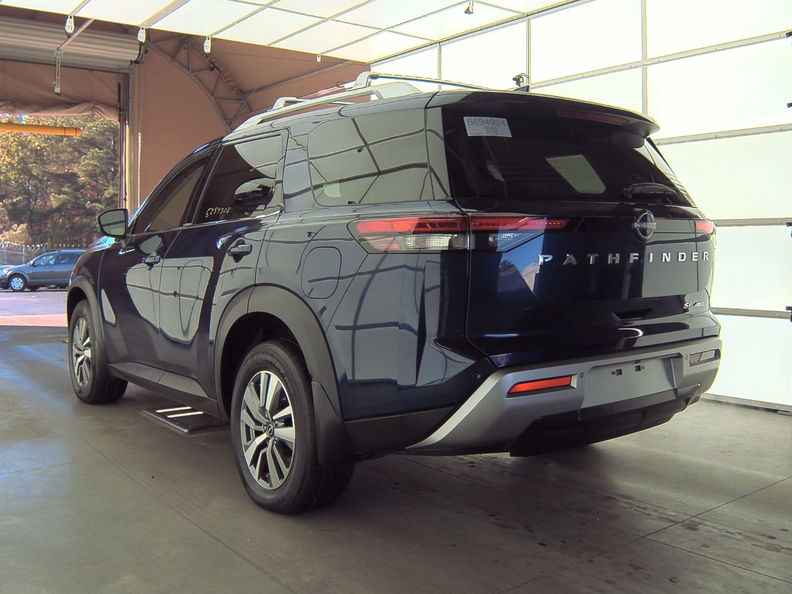 2022 Nissan Pathfinder SL AWD