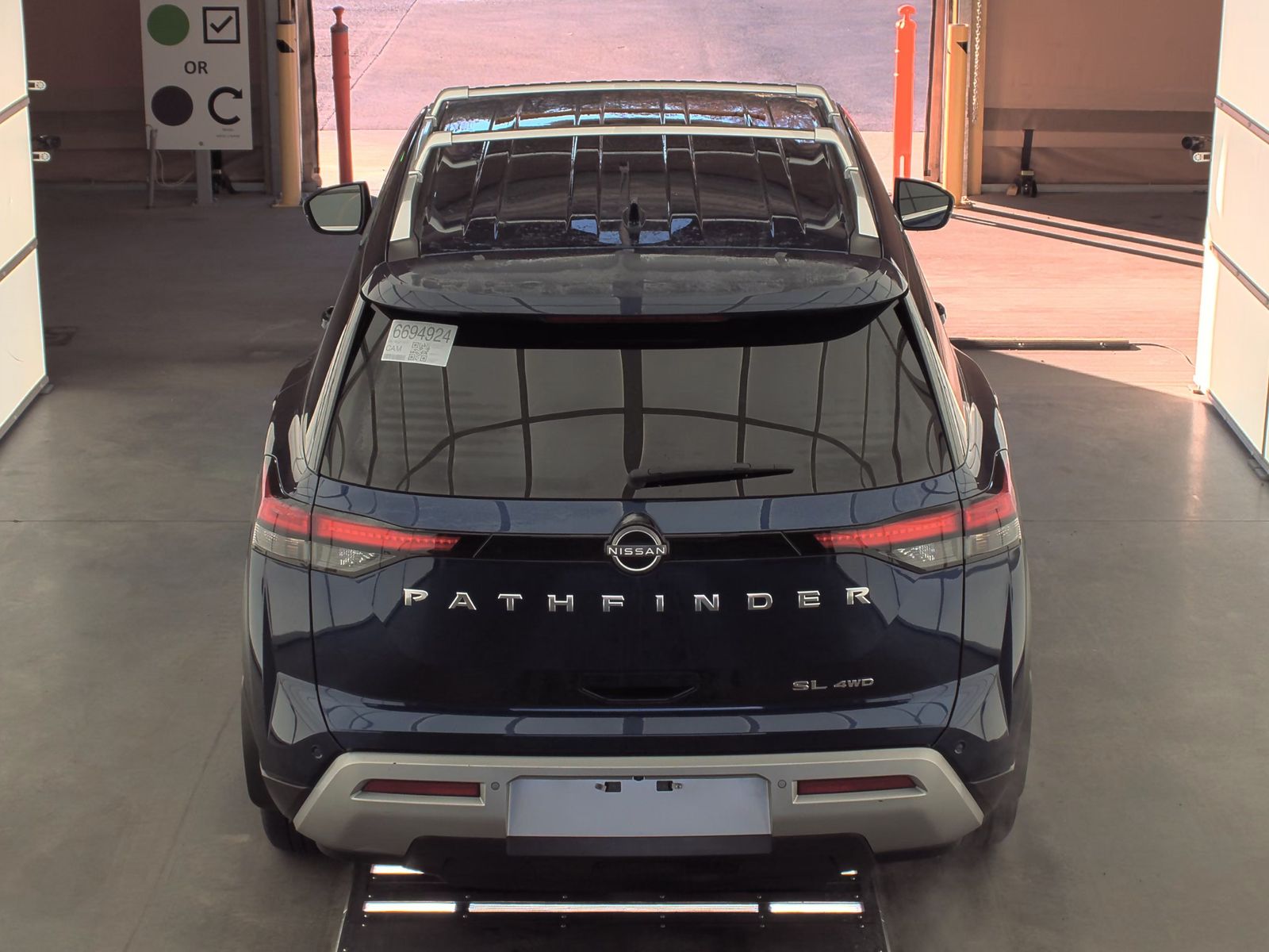 2022 Nissan Pathfinder SL AWD