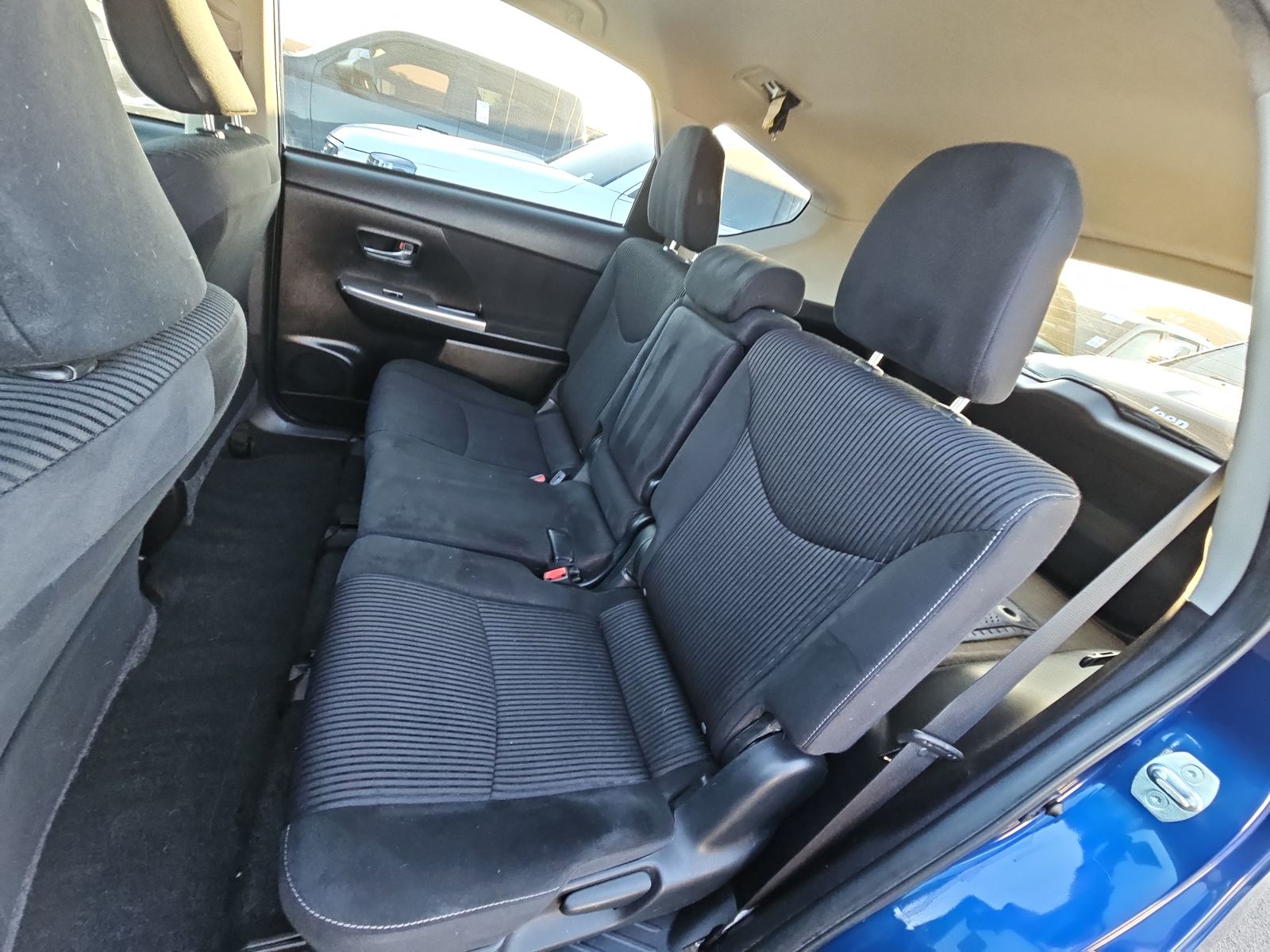 2015 Toyota Prius v Three FWD