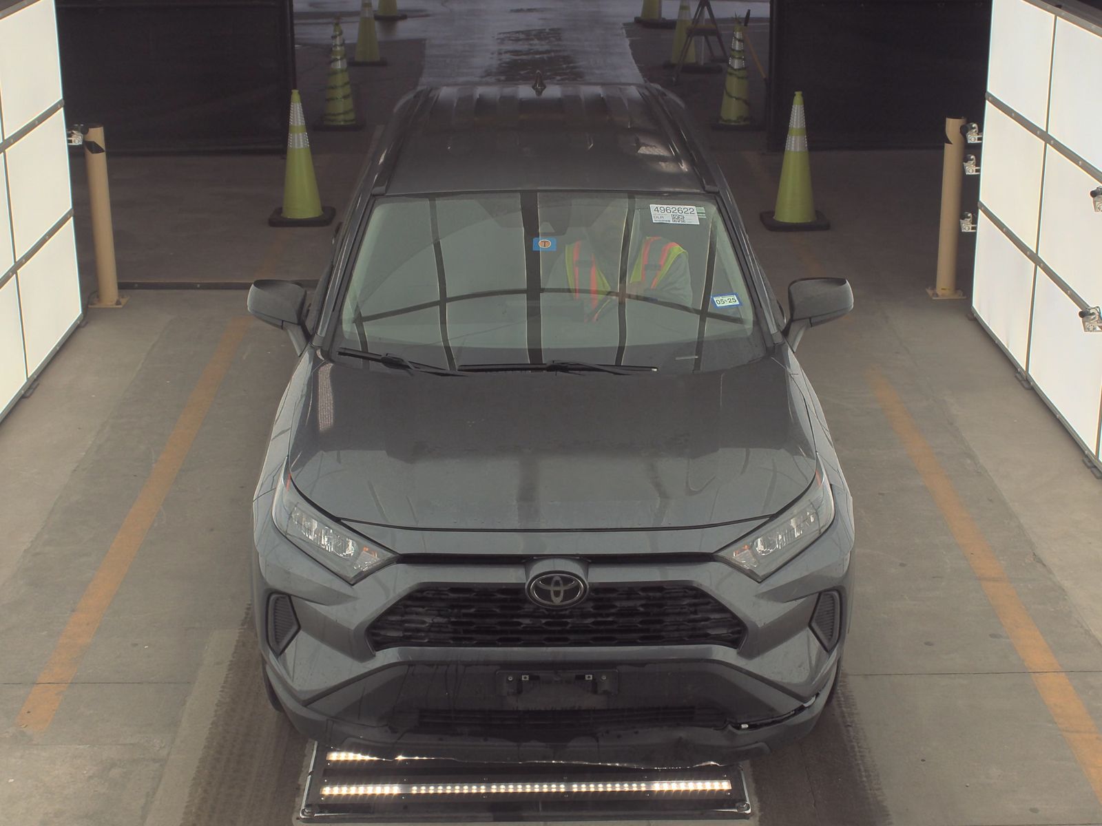 2020 Toyota RAV4 LE FWD