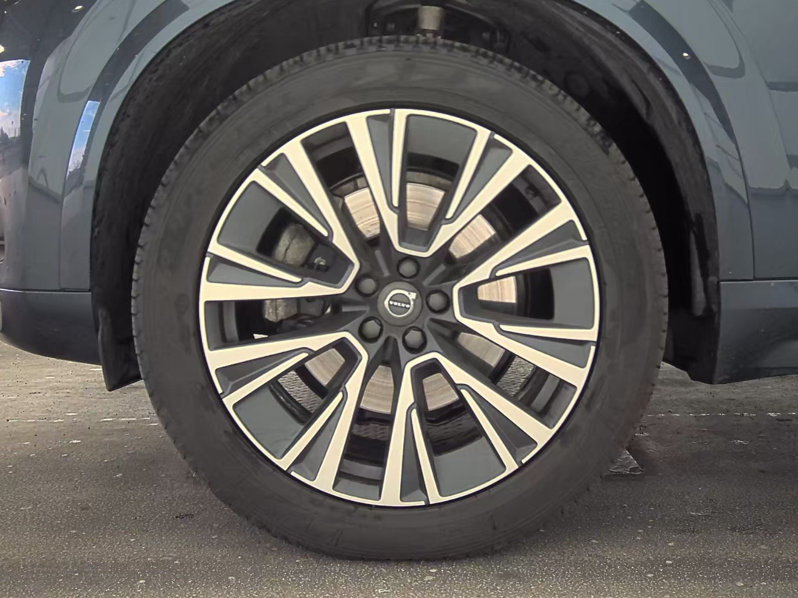 2022 Volvo XC90 T6 Momentum AWD