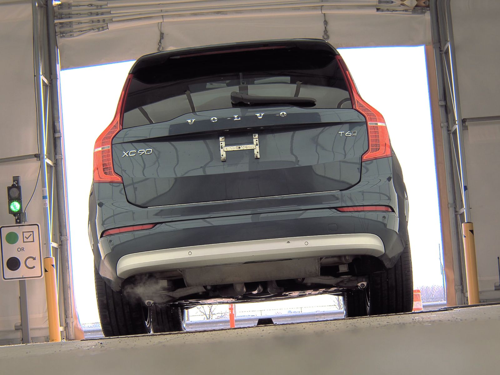 2022 Volvo XC90 T6 Momentum AWD