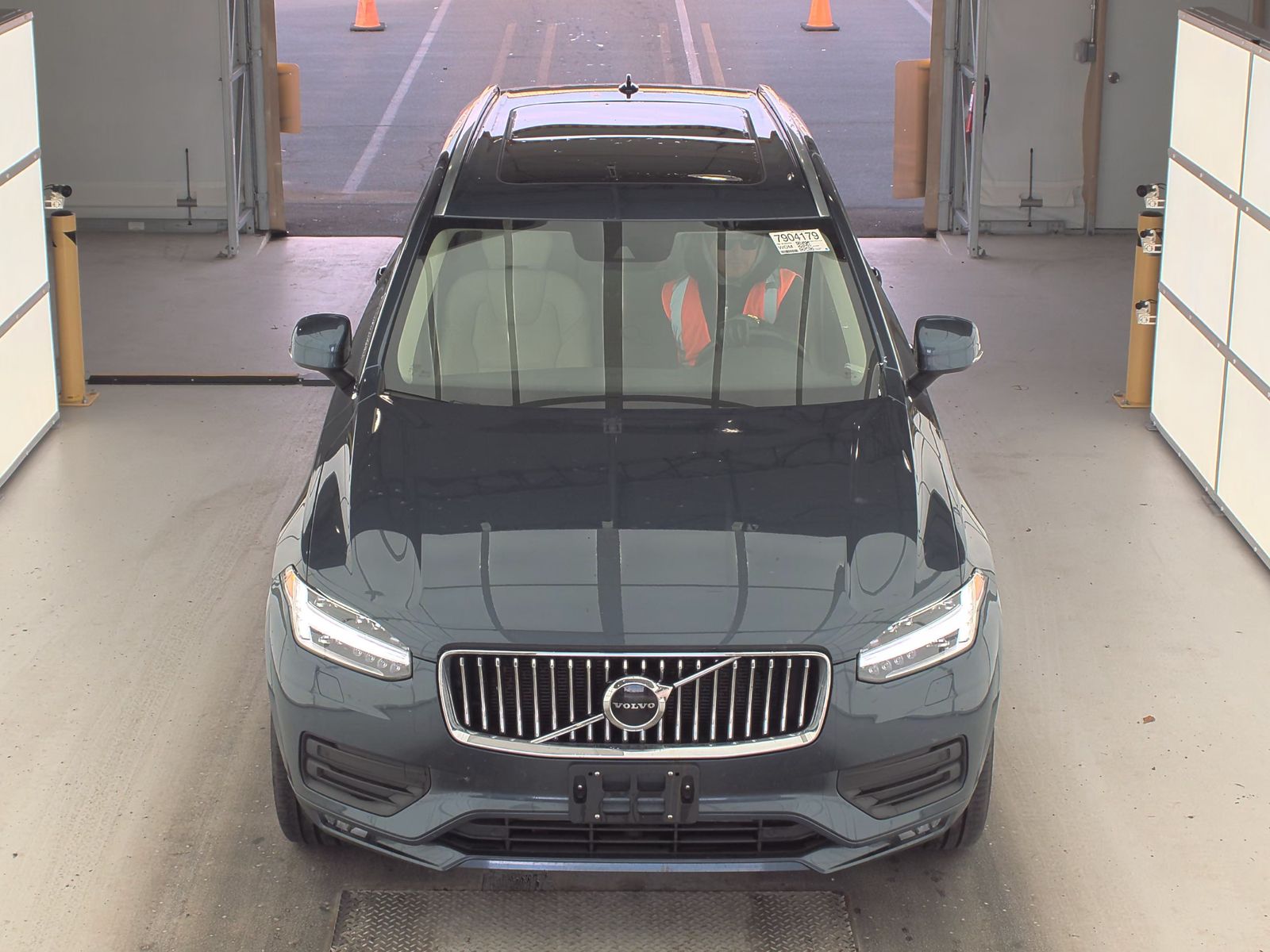 2022 Volvo XC90 T6 Momentum AWD
