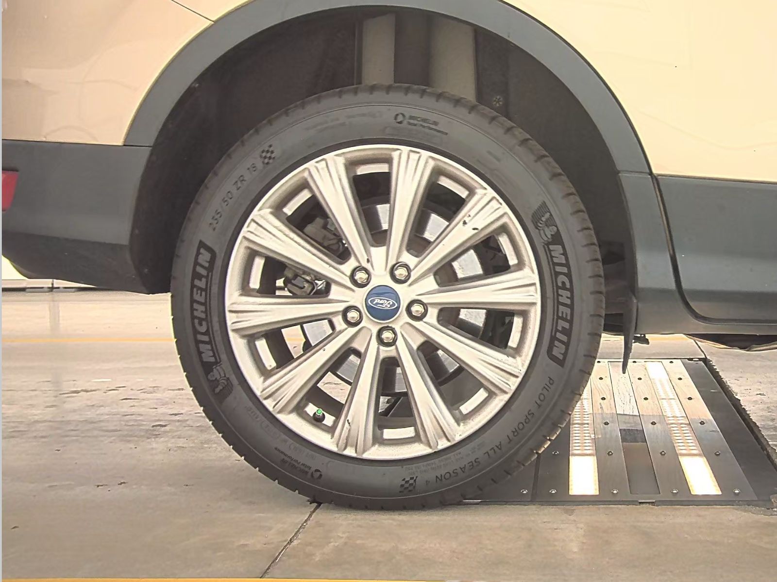 2017 Ford Escape Titanium FWD