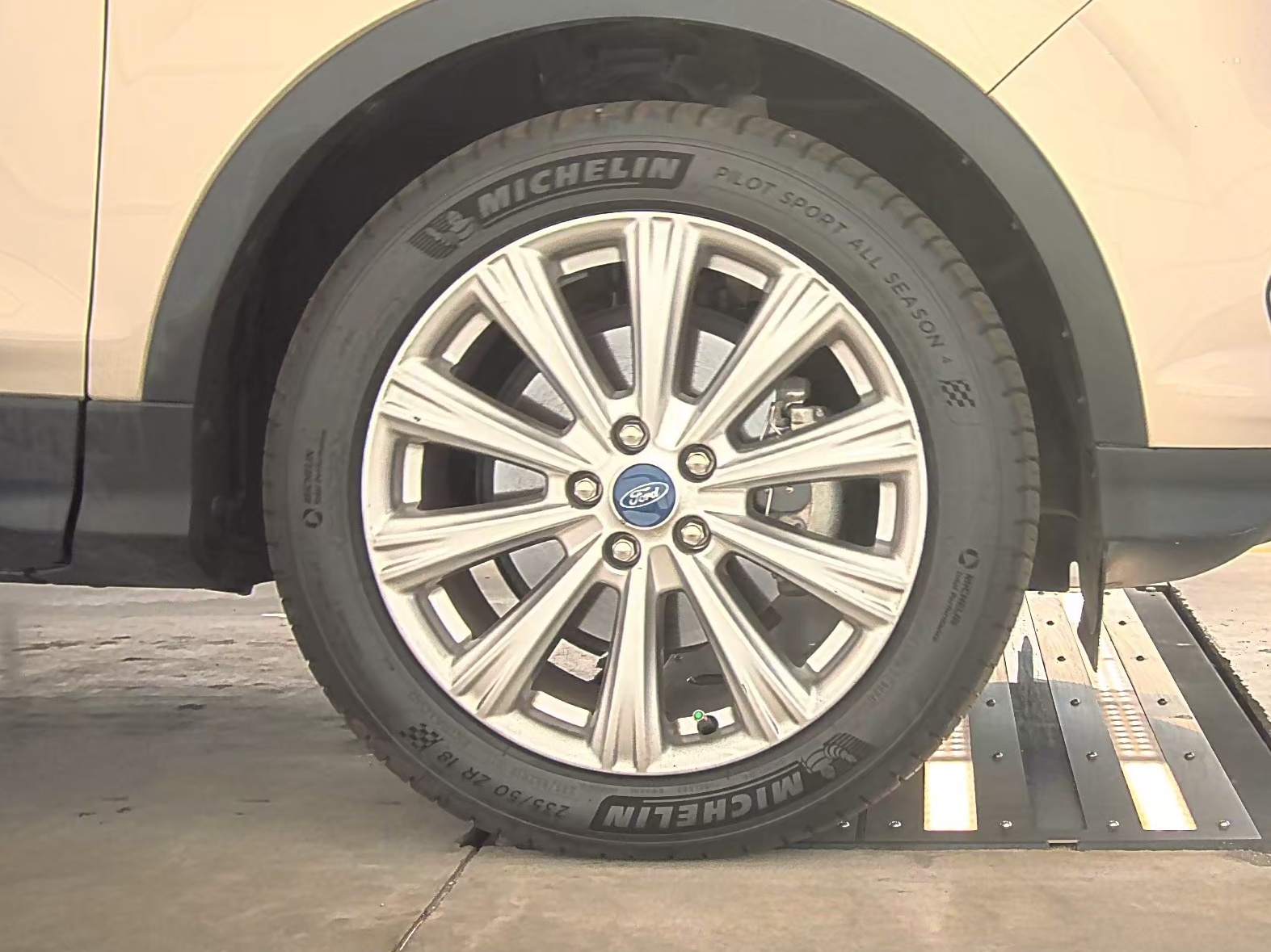 2017 Ford Escape Titanium FWD
