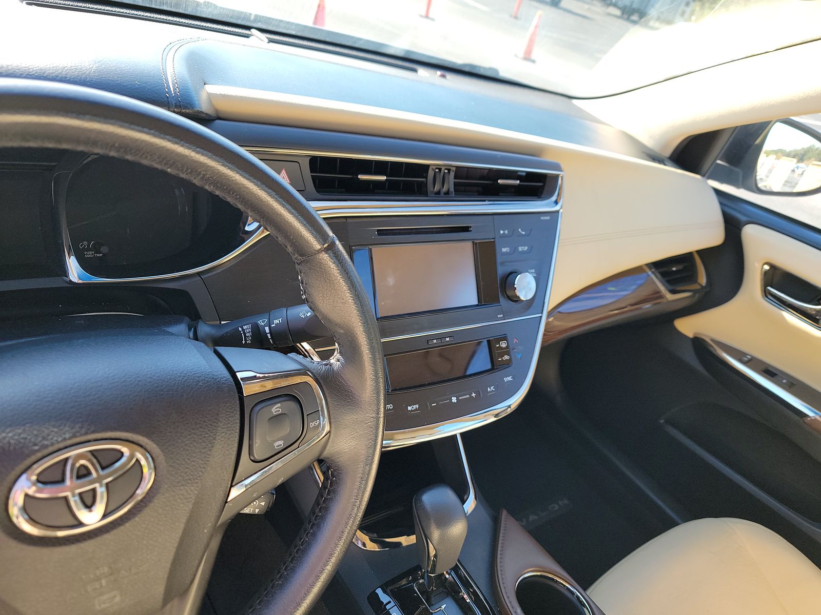 2014 Toyota Avalon Hybrid XLE Premium FWD