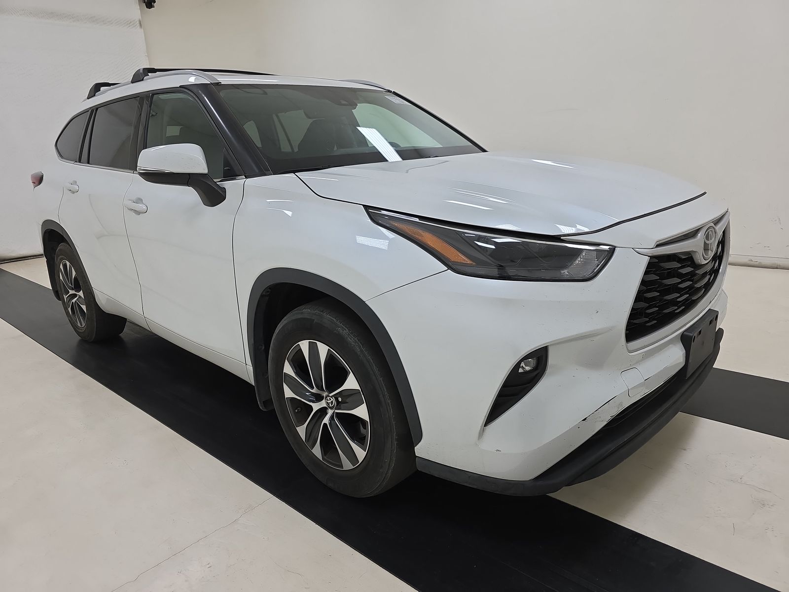 2022 Toyota Highlander XLE FWD