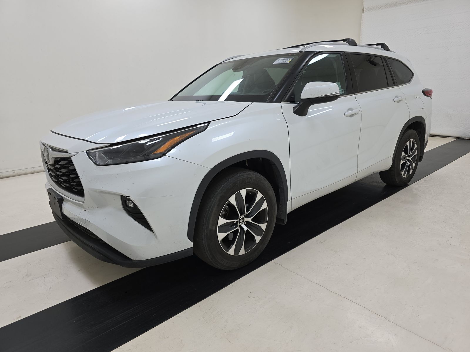 2022 Toyota Highlander XLE FWD