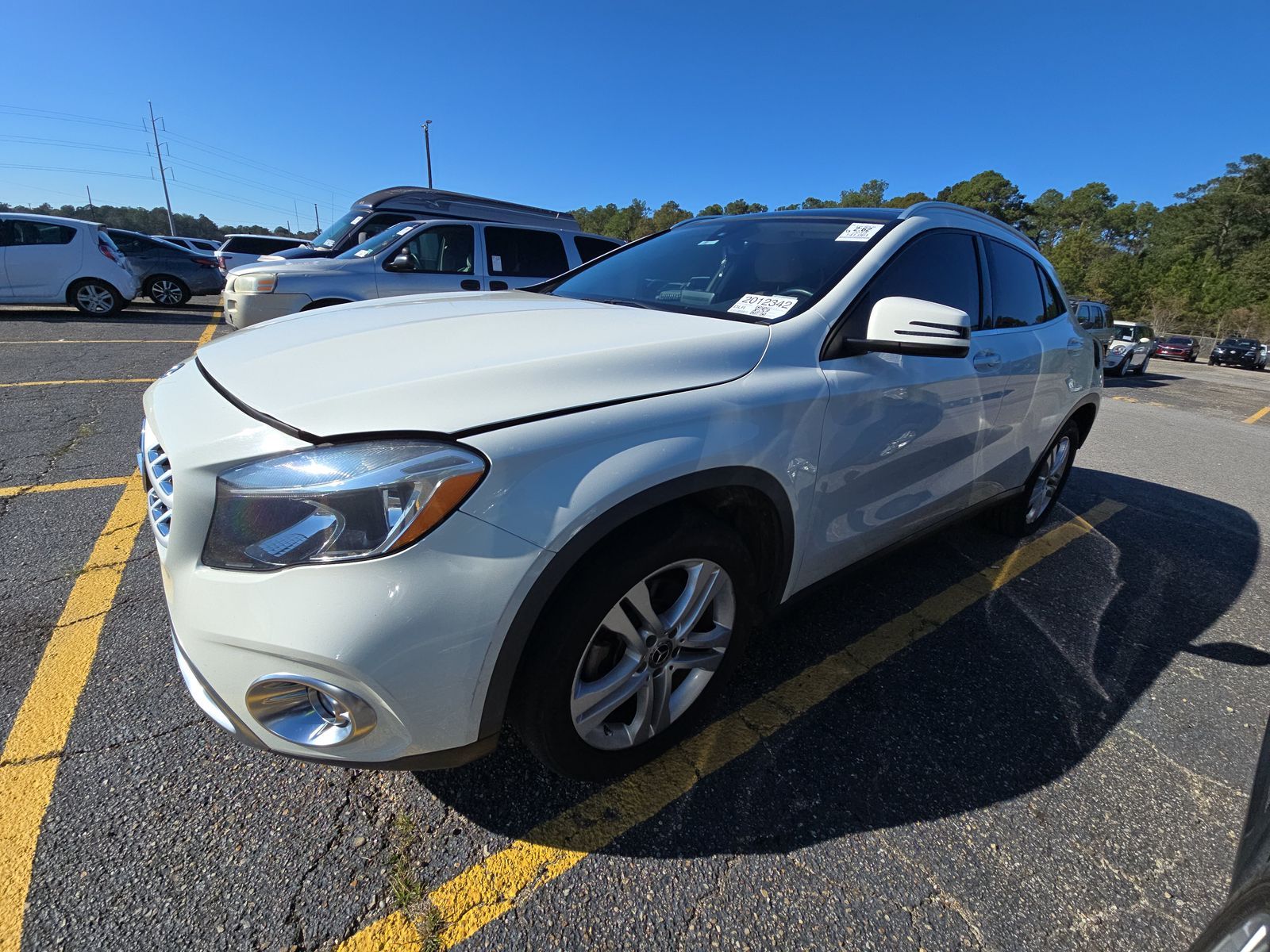 Mercedes-Benz GLA 250 снимка Mercedes-Benz GLA 250