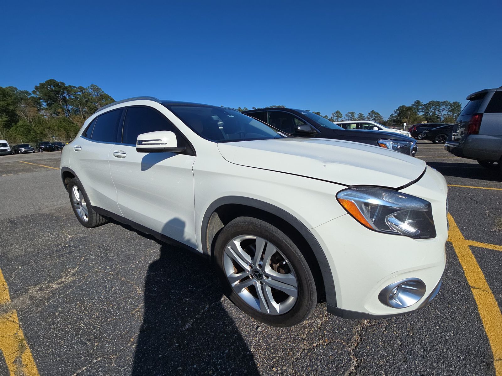 Mercedes-Benz GLA 250 снимка Mercedes-Benz GLA 250