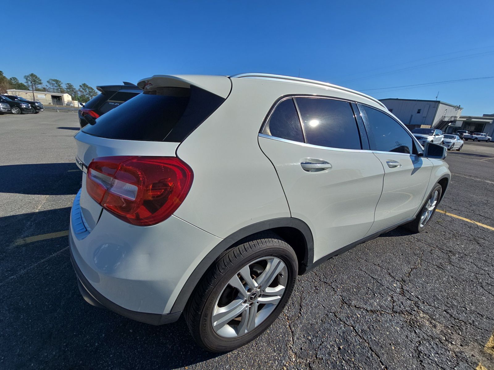 Mercedes-Benz GLA 250 снимка Mercedes-Benz GLA 250