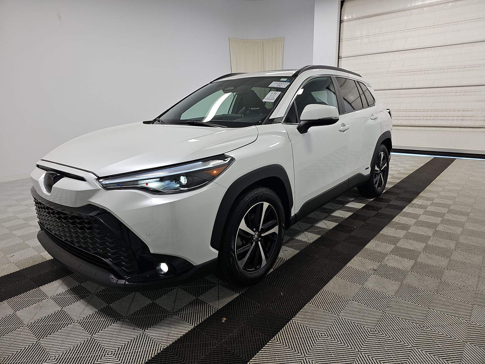 2024 Toyota Corolla Cross Hybrid XSE