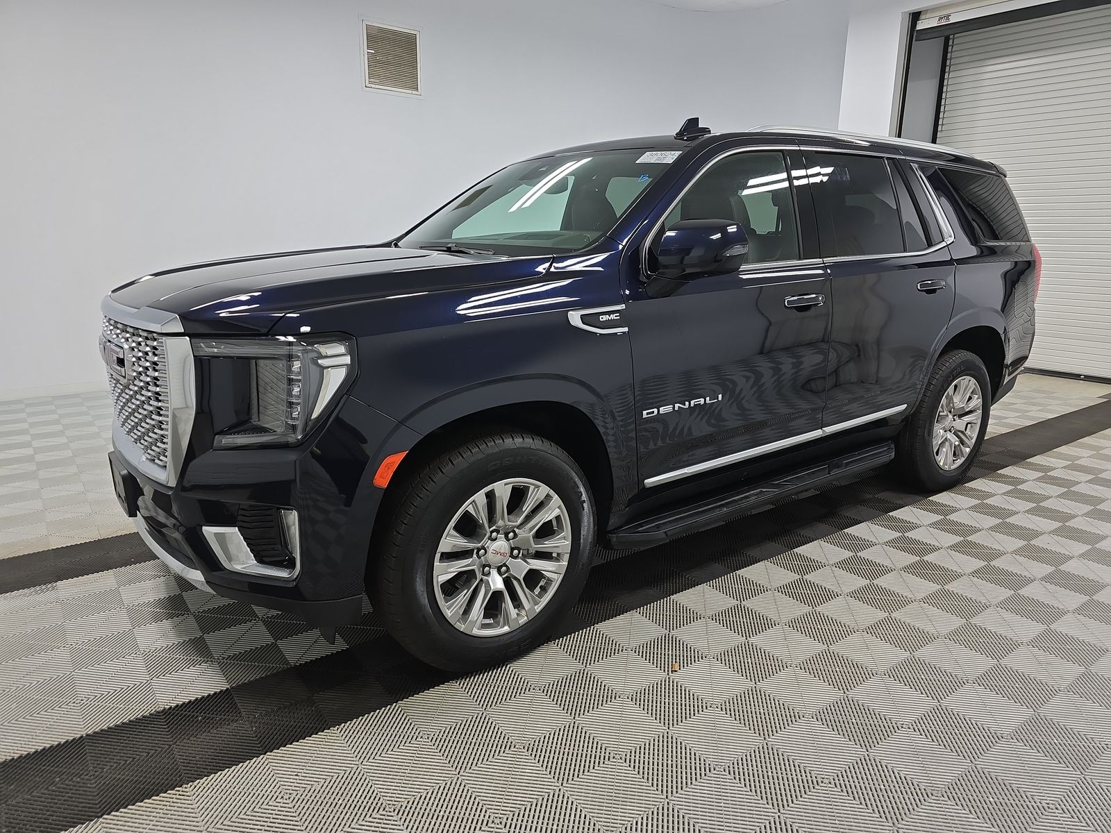 2023 GMC Yukon Denali 5SA