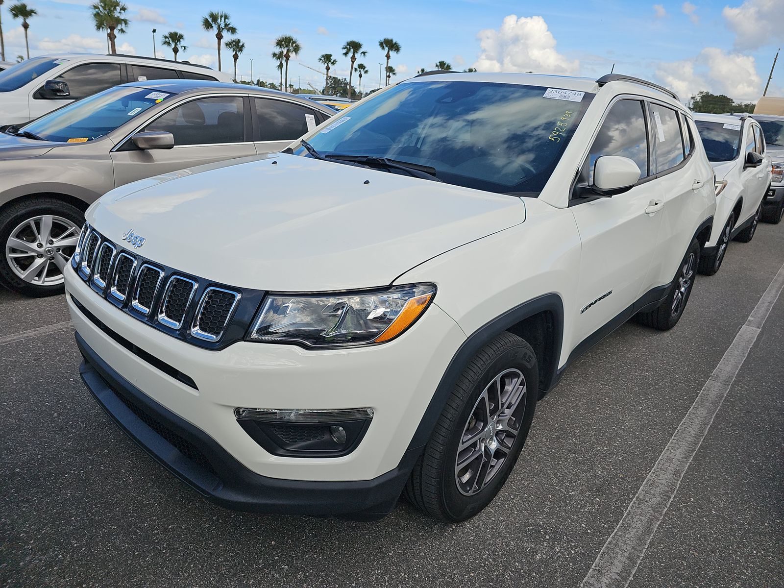 2020 Jeep Compass Latitude w/Sun & Wheel Pkg