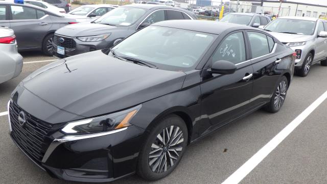 2024 Nissan Altima SV