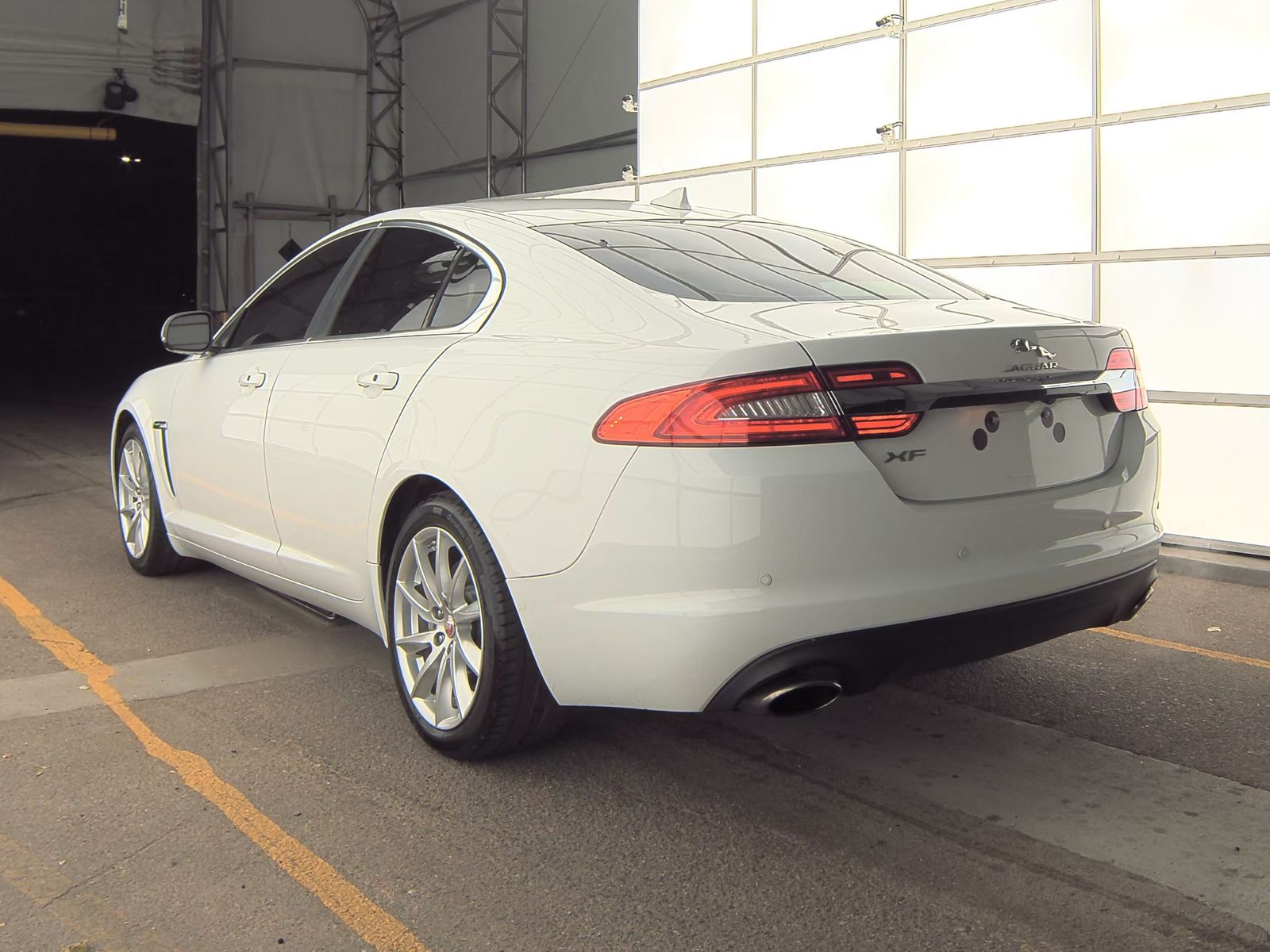 2015 Jaguar XF 2.0T Premium RWD