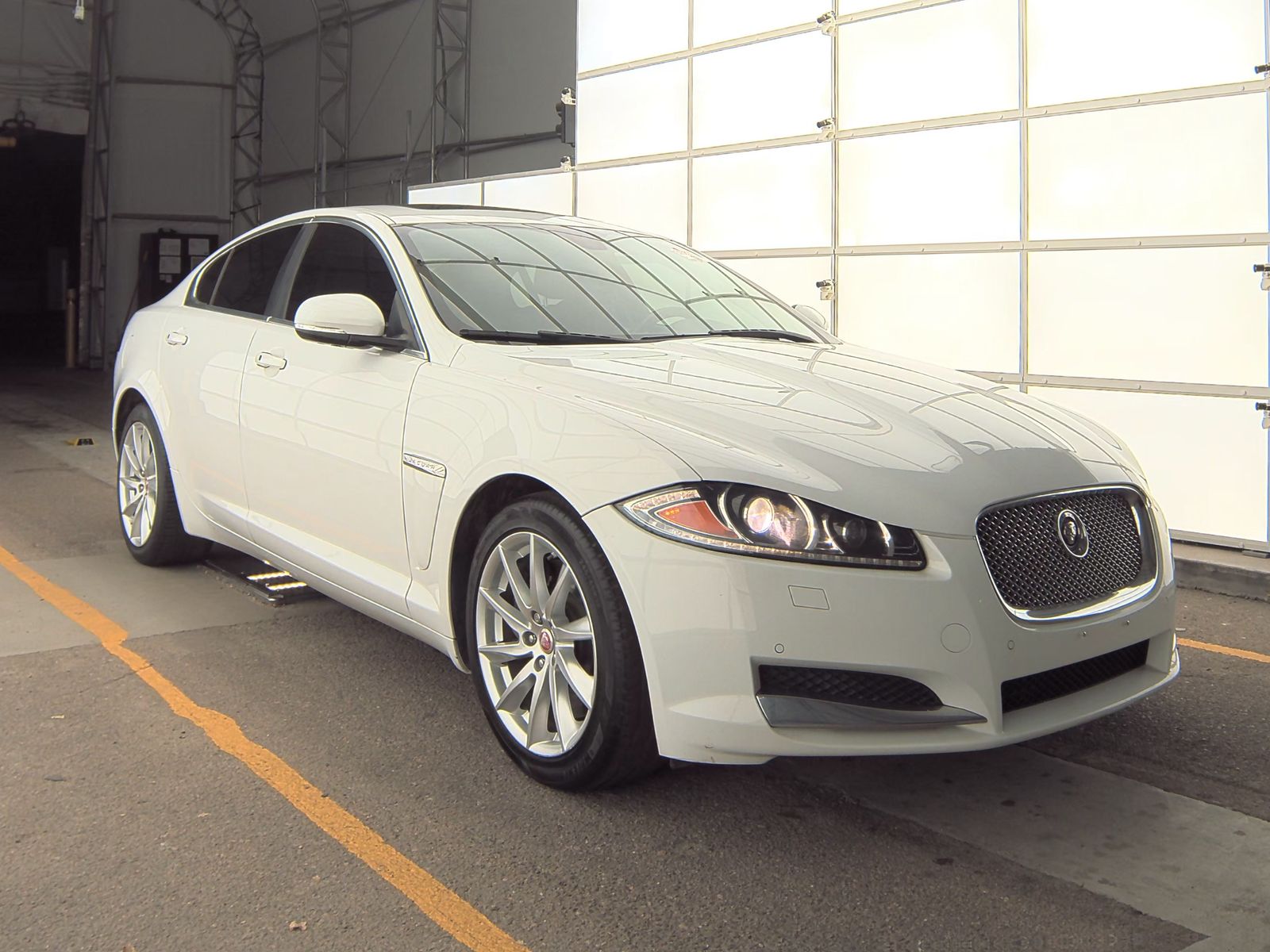 2015 Jaguar XF 2.0T Premium RWD