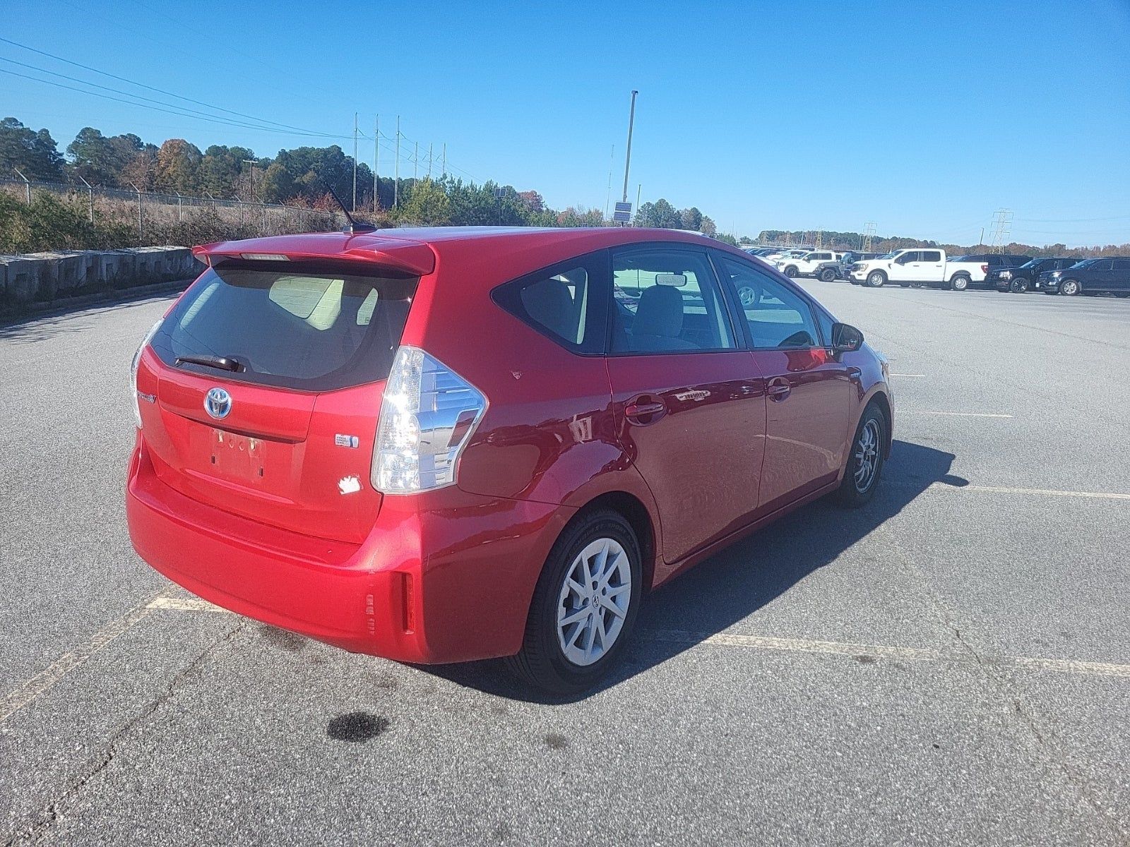 2014 Toyota Prius v Three FWD