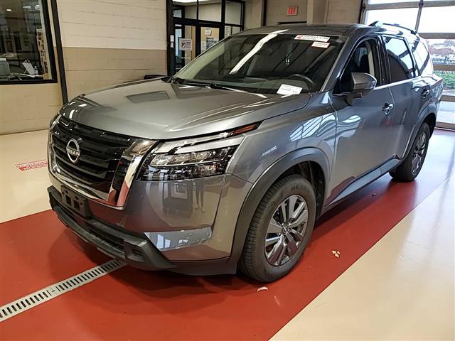 2024 Nissan Pathfinder SV