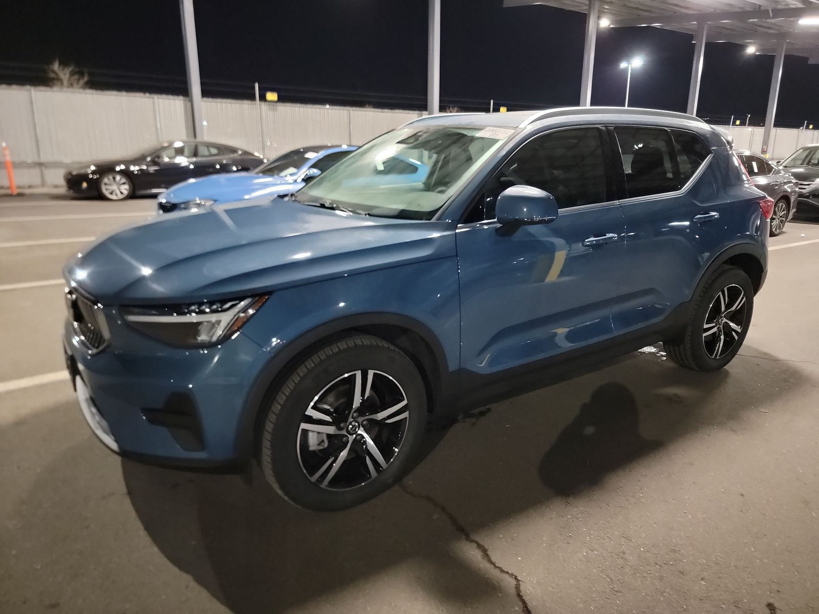 2024 Volvo XC40 B5 Core Bright Theme