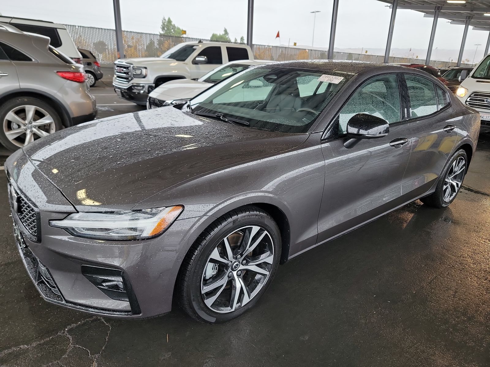 2024 Volvo S60 B5 Plus Dark