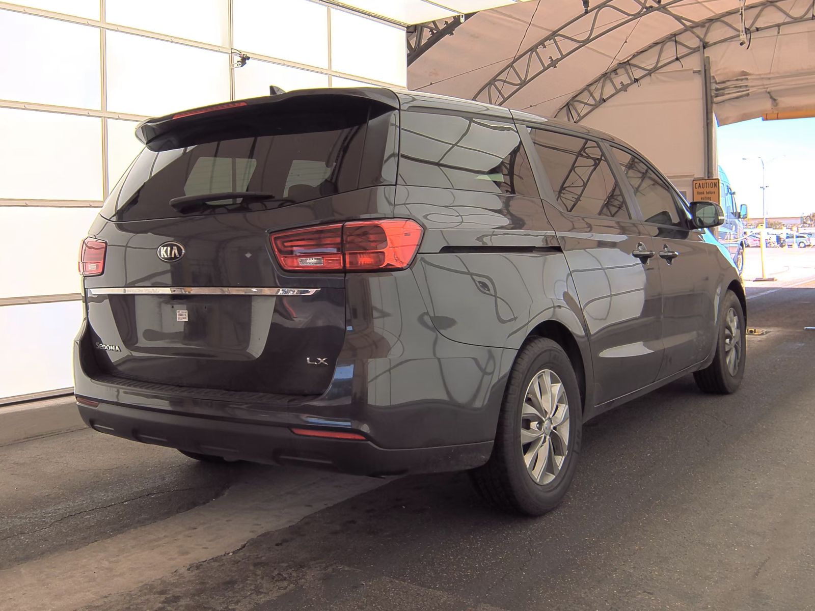 2021 Kia Sedona LX FWD