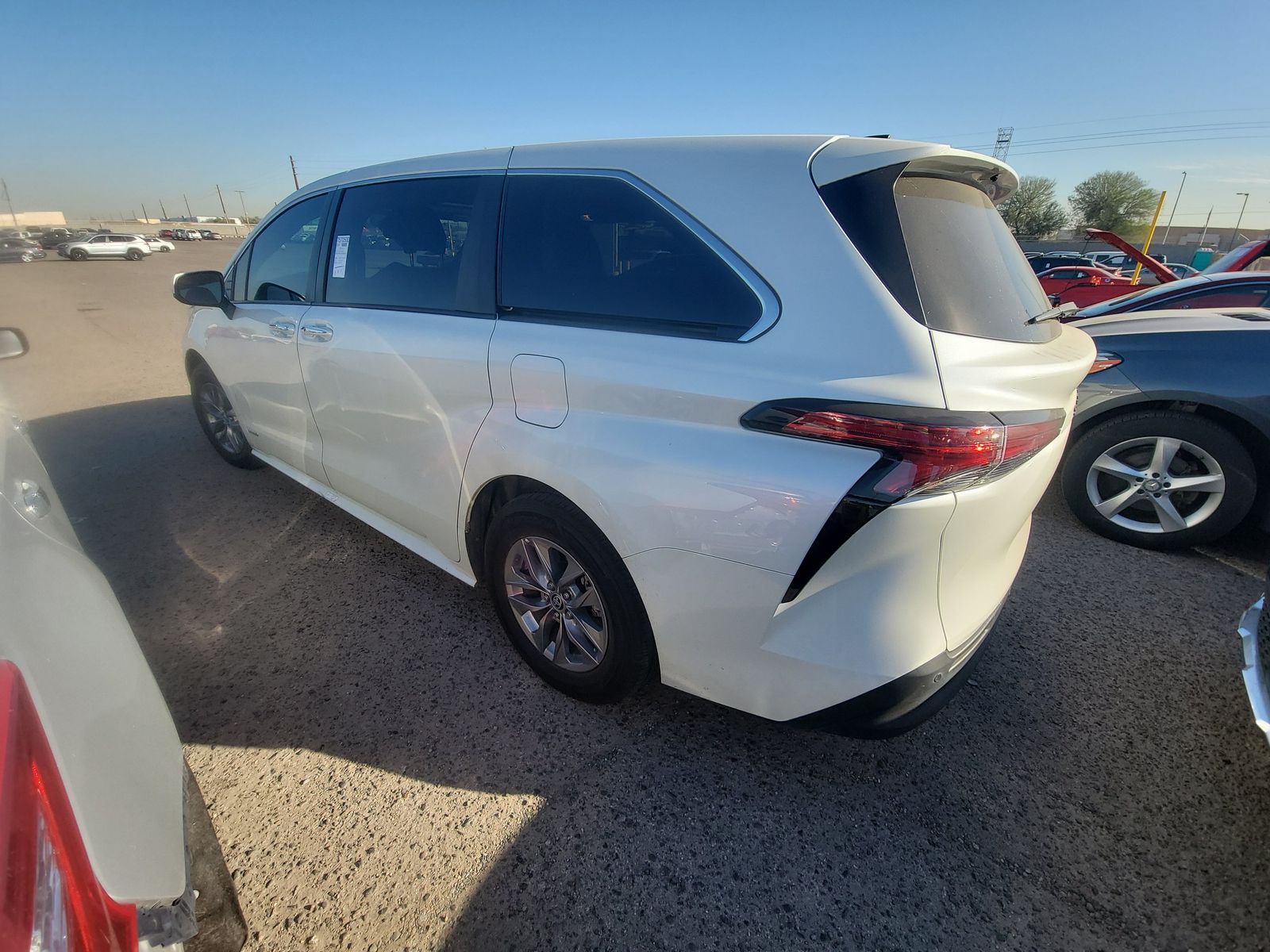 2021 Toyota Sienna XLE FWD