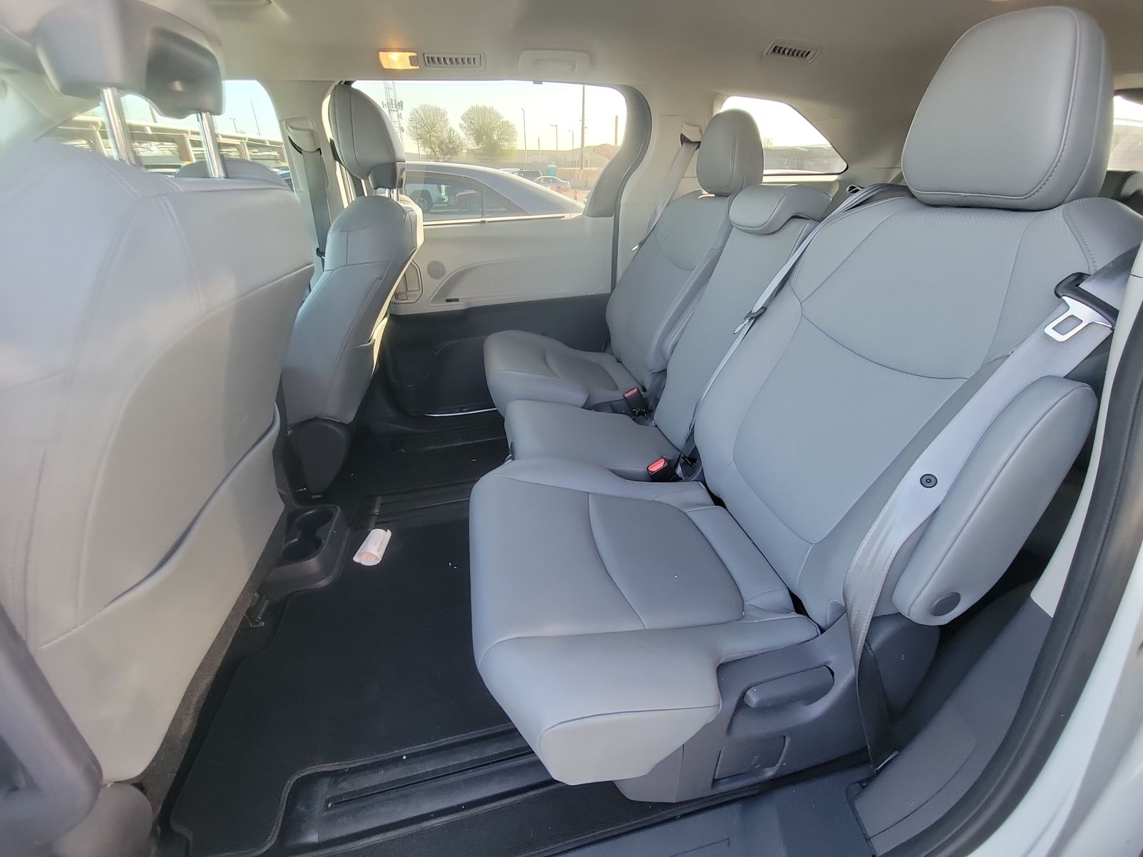 2021 Toyota Sienna XLE FWD