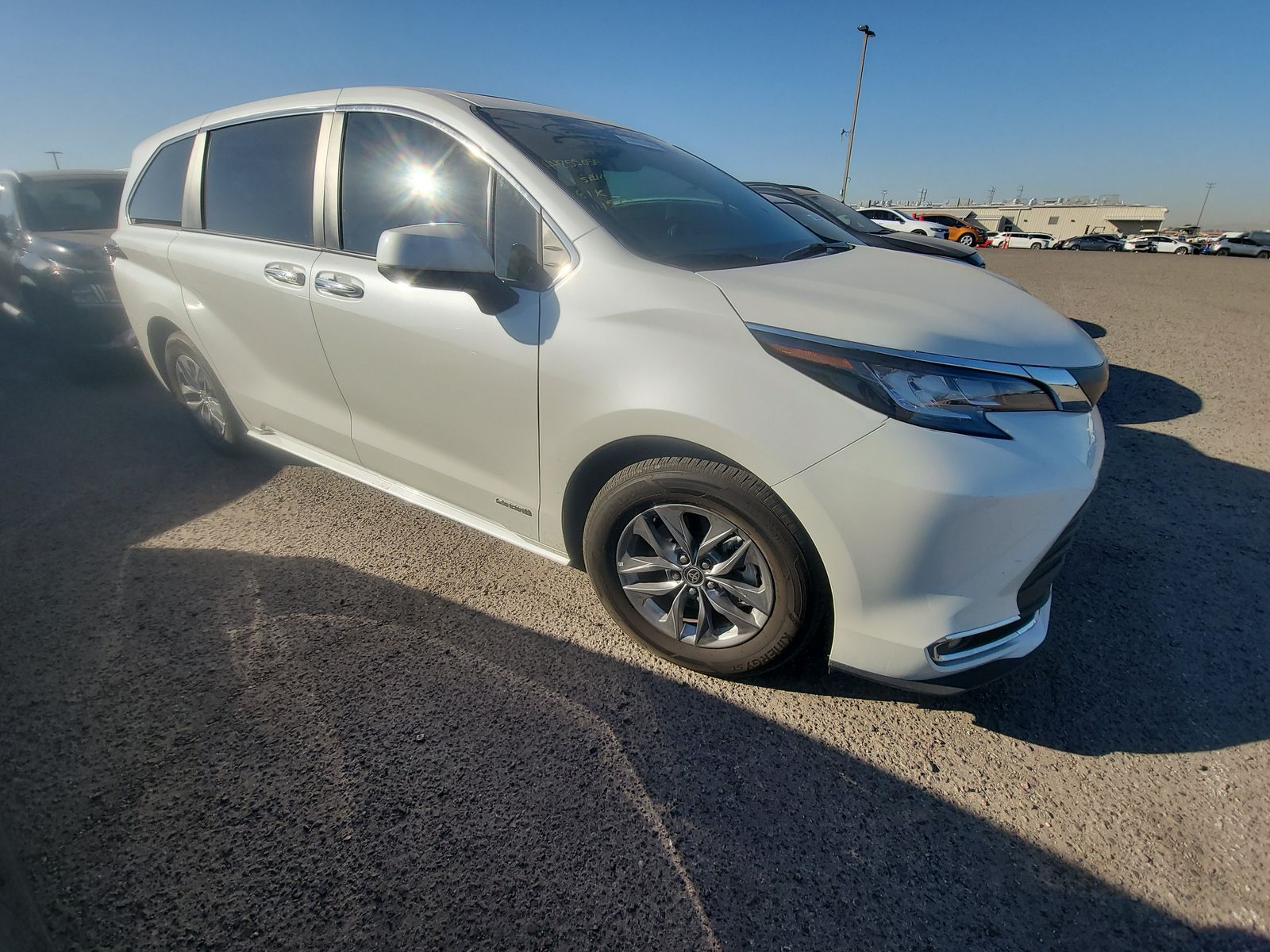 2021 Toyota Sienna XLE FWD