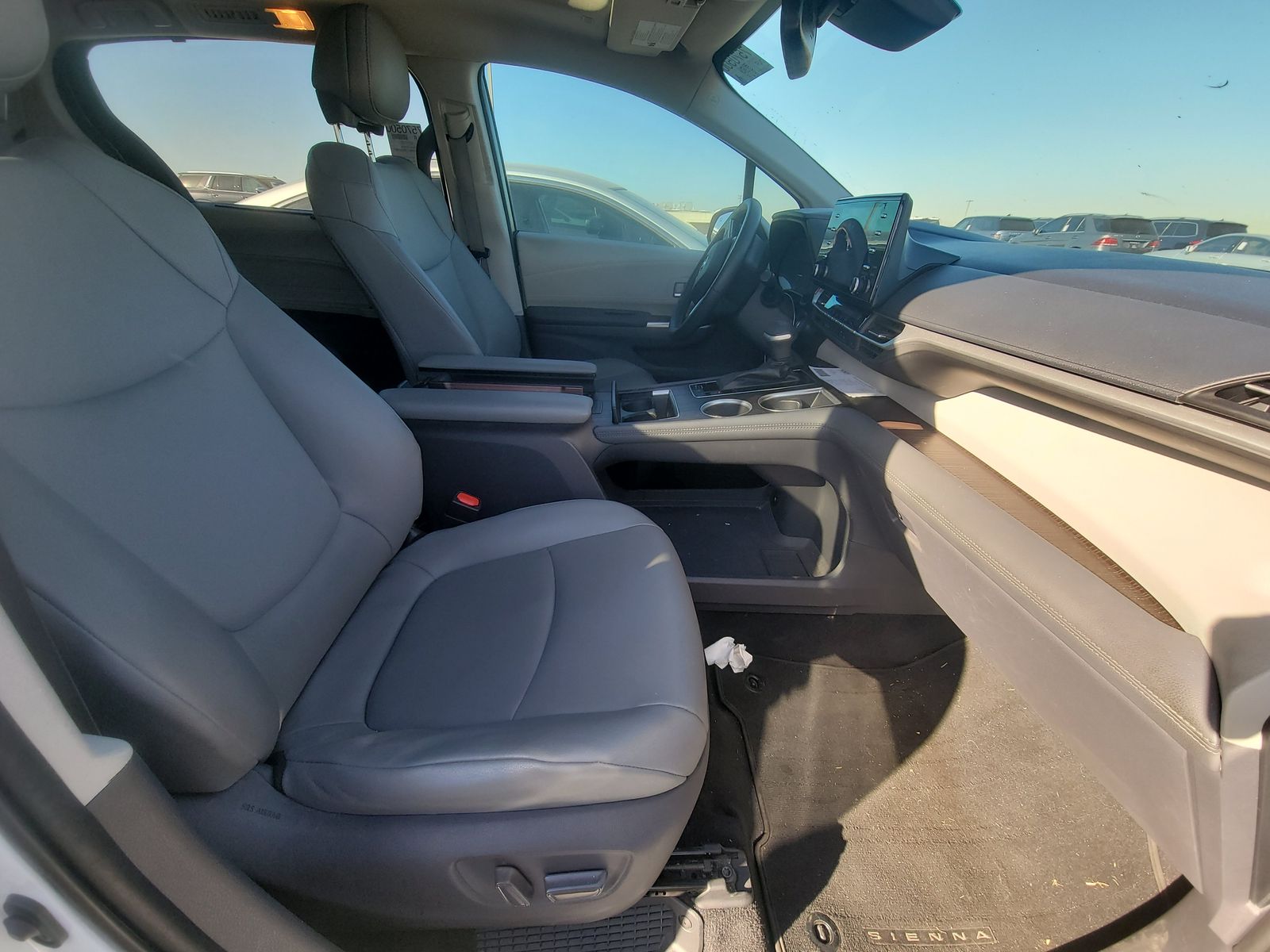 2021 Toyota Sienna XLE FWD