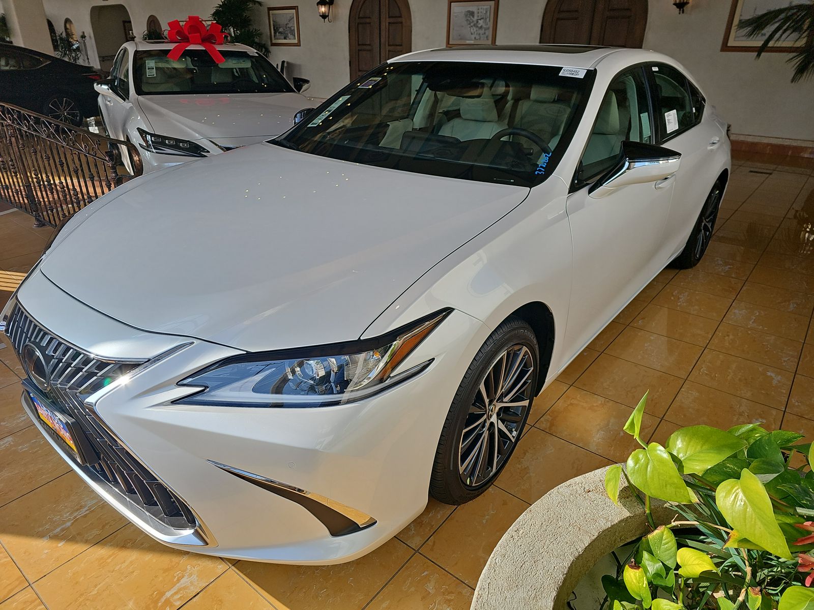 2025 Lexus ES 300h