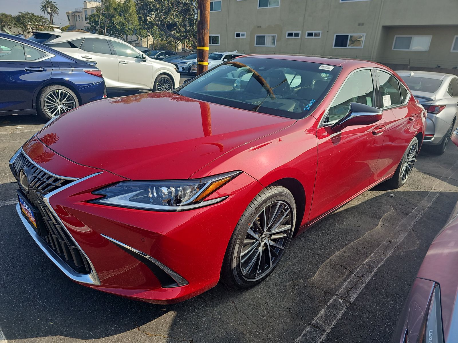 2025 Lexus ES 300h