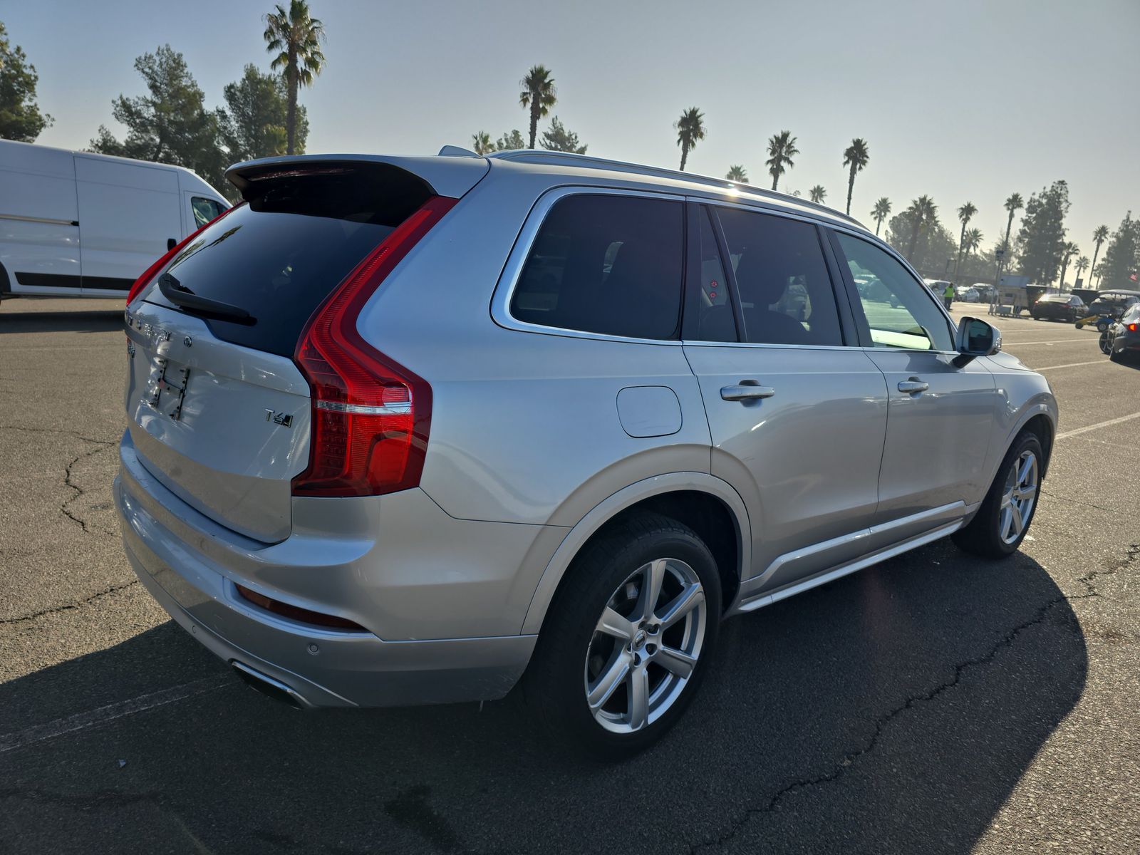 2020 Volvo XC90 T6 Momentum AWD