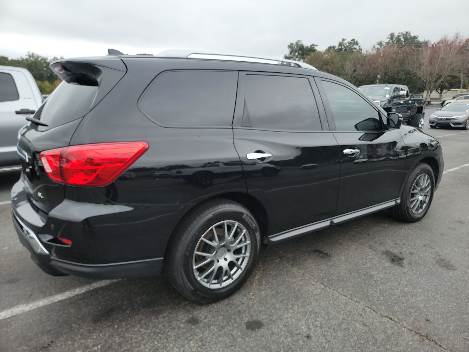 2019 Nissan Pathfinder SL FWD