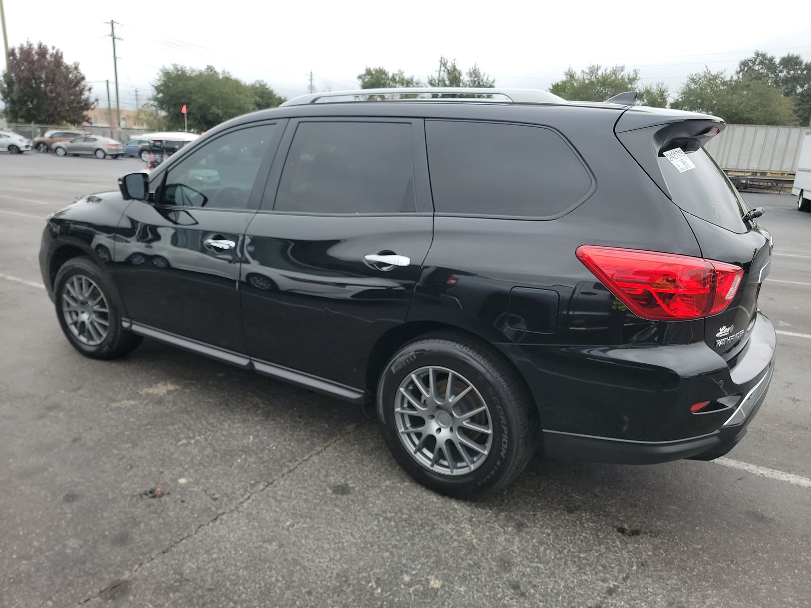 2019 Nissan Pathfinder SL FWD