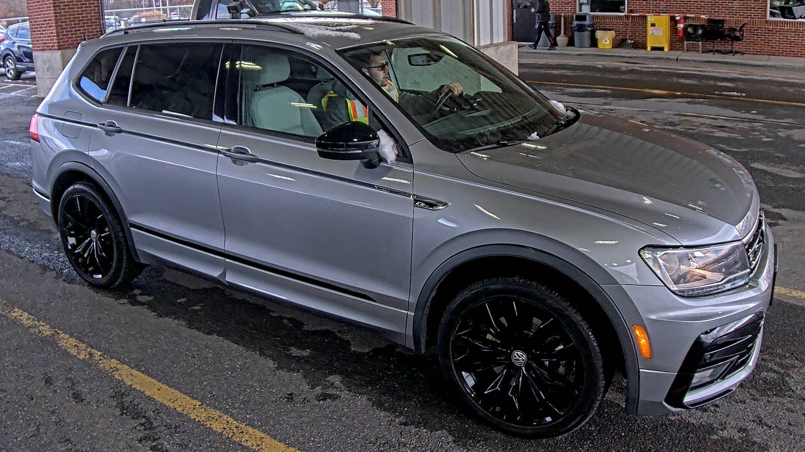 2021 Volkswagen Tiguan 2.0T SE R-Line Black AWD