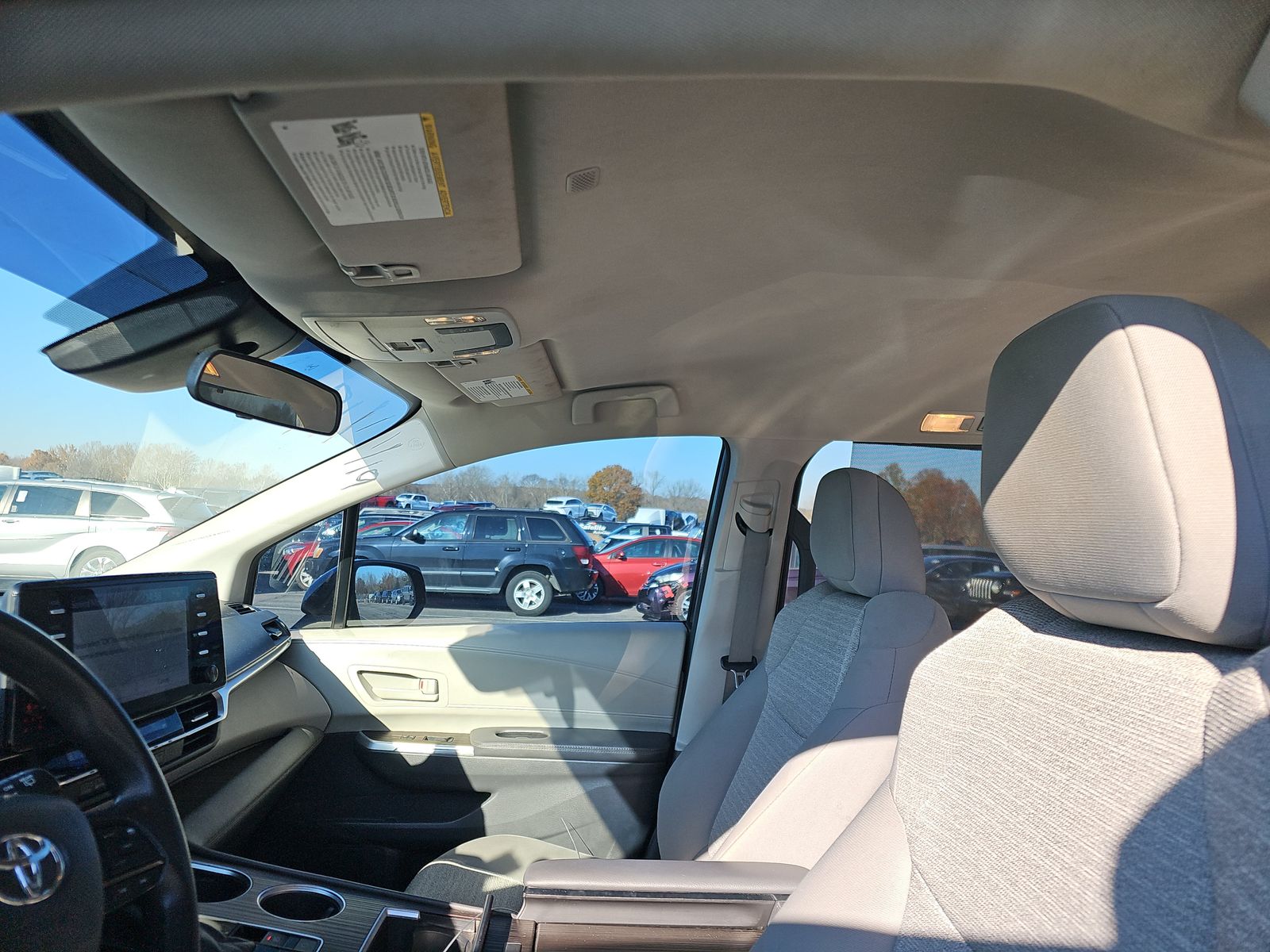 2022 Toyota Sienna LE FWD