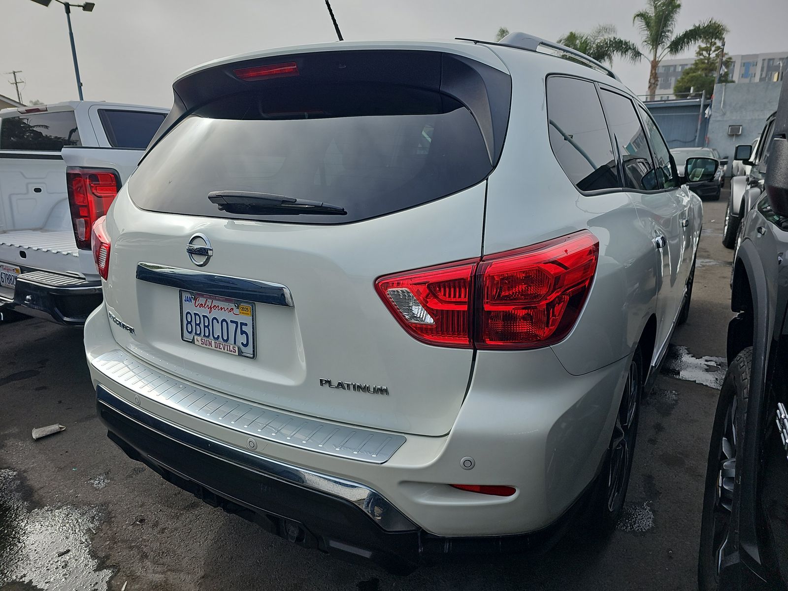 2017 Nissan Pathfinder Platinum FWD