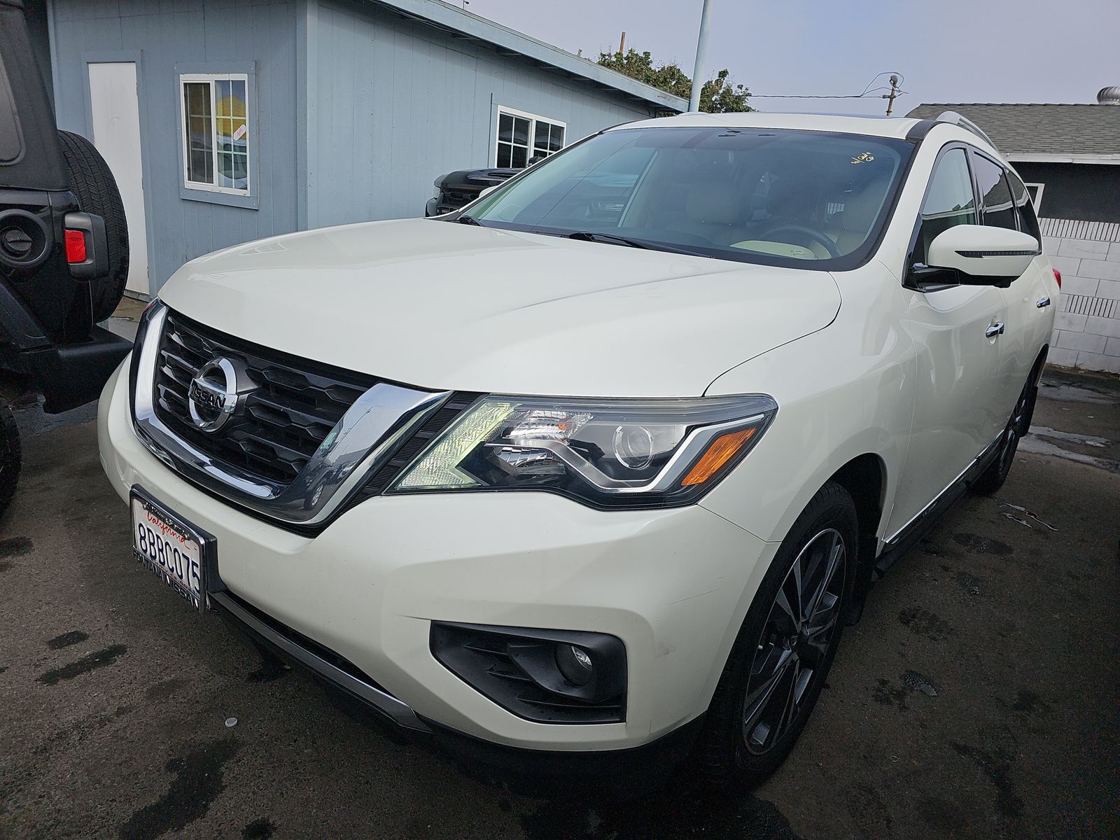 2017 Nissan Pathfinder Platinum FWD