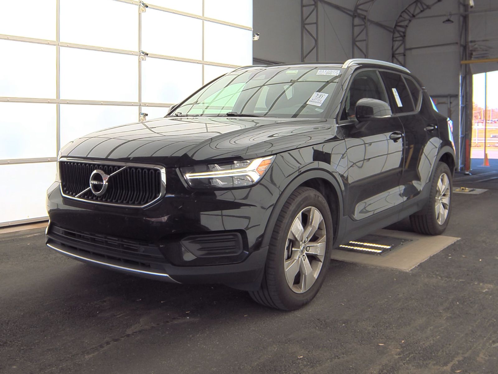 2022 Volvo XC40 T4 Momentum