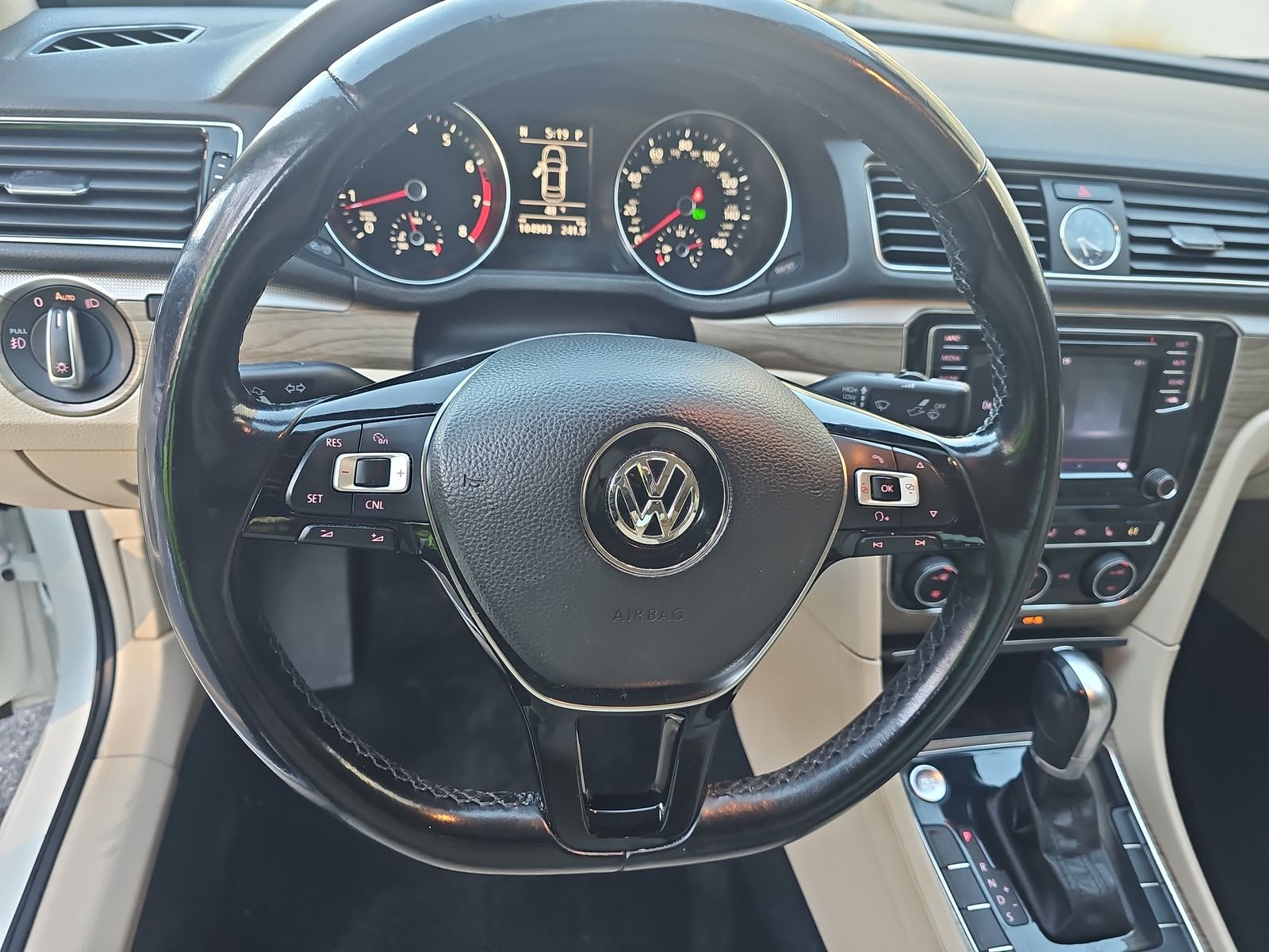 2017 Volkswagen Passat 1.8T SE FWD