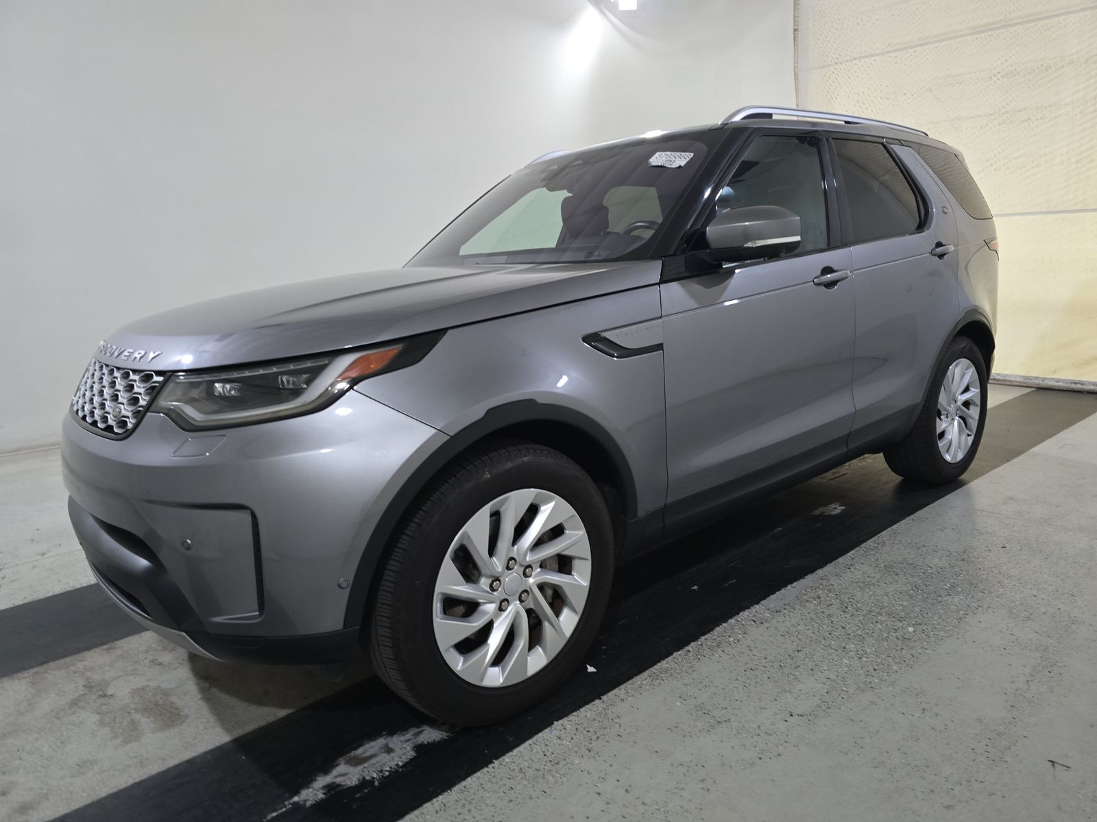 2022 Land Rover Discovery S